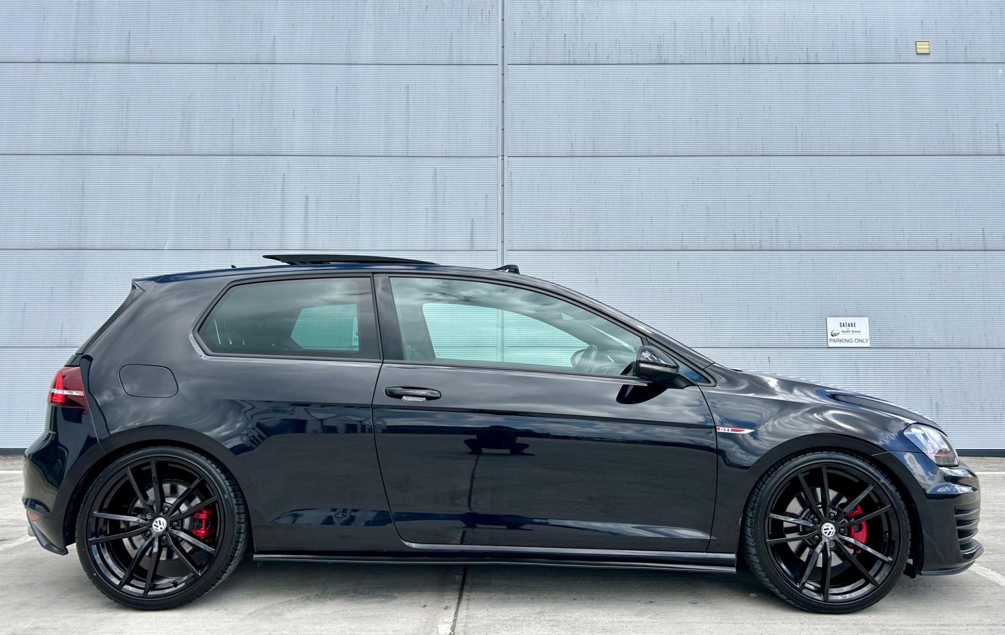 Volkswagen Golf view 8