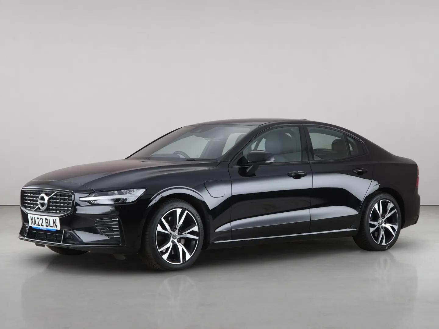 Volvo S60 view 2
