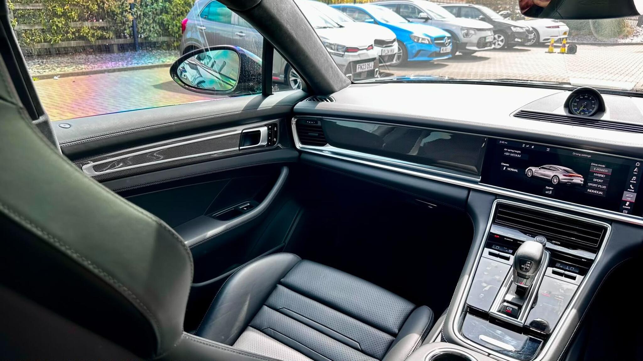 Porsche Panamera view 31