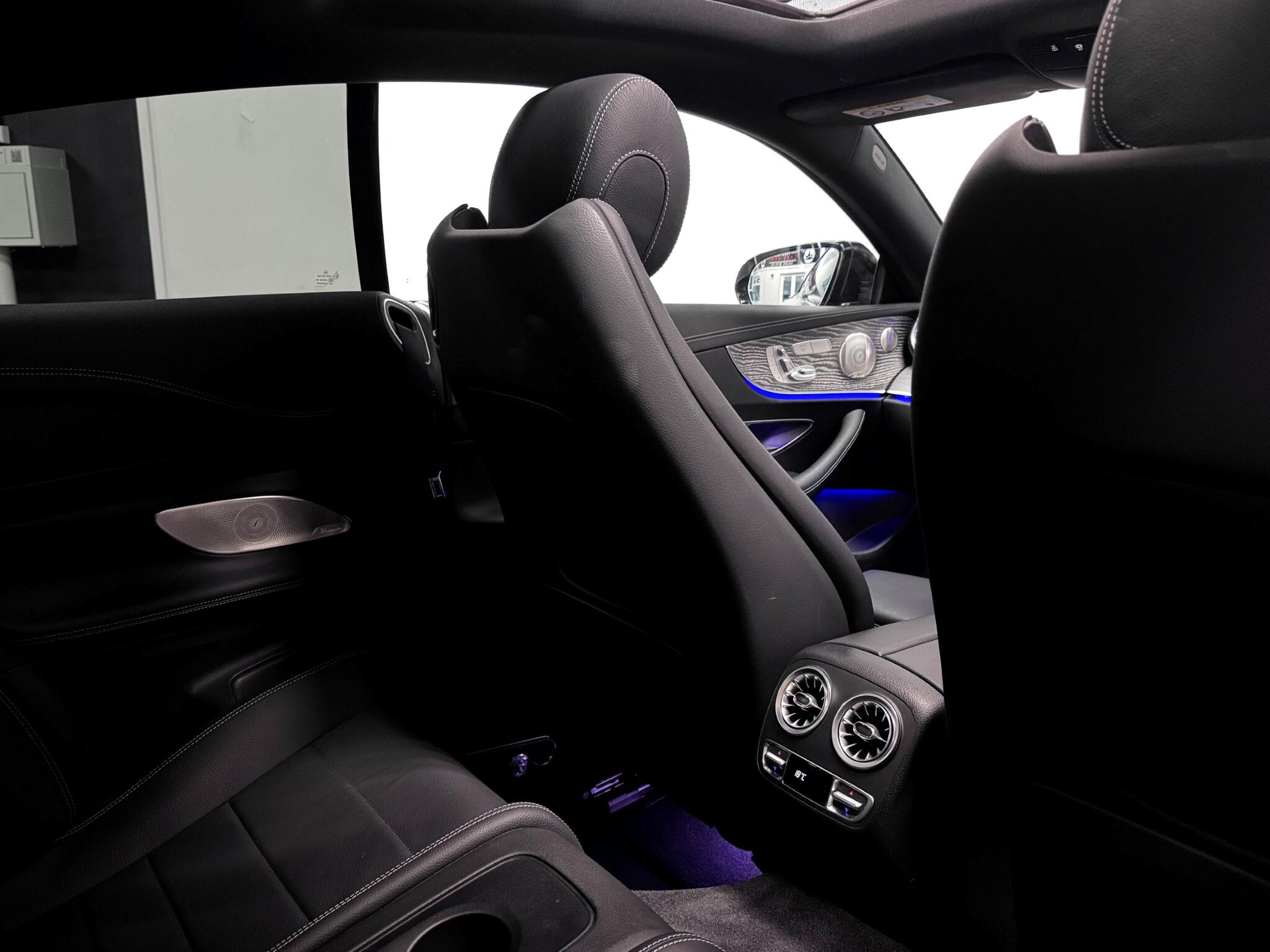 Mercedes-Benz E-Class view 14