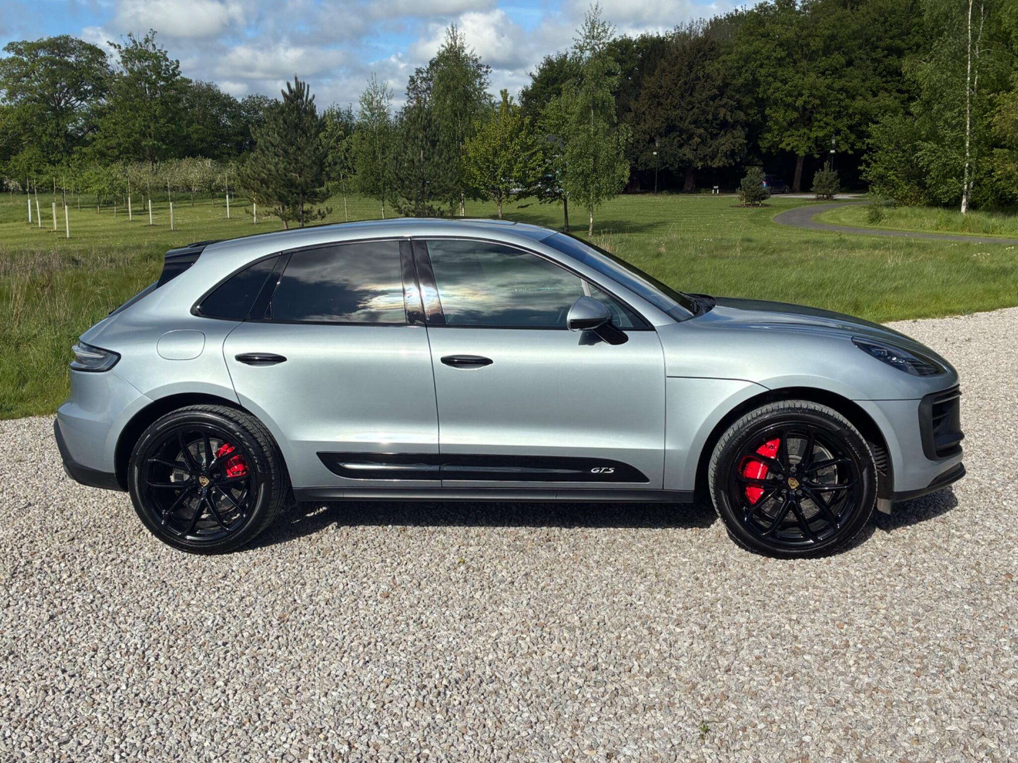 Porsche Macan view 5