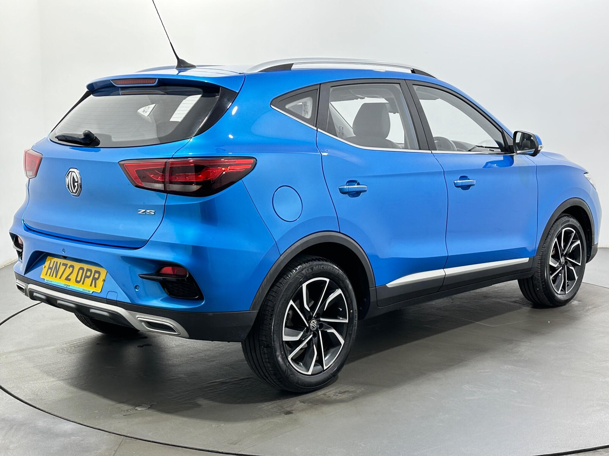 MG ZS view 8