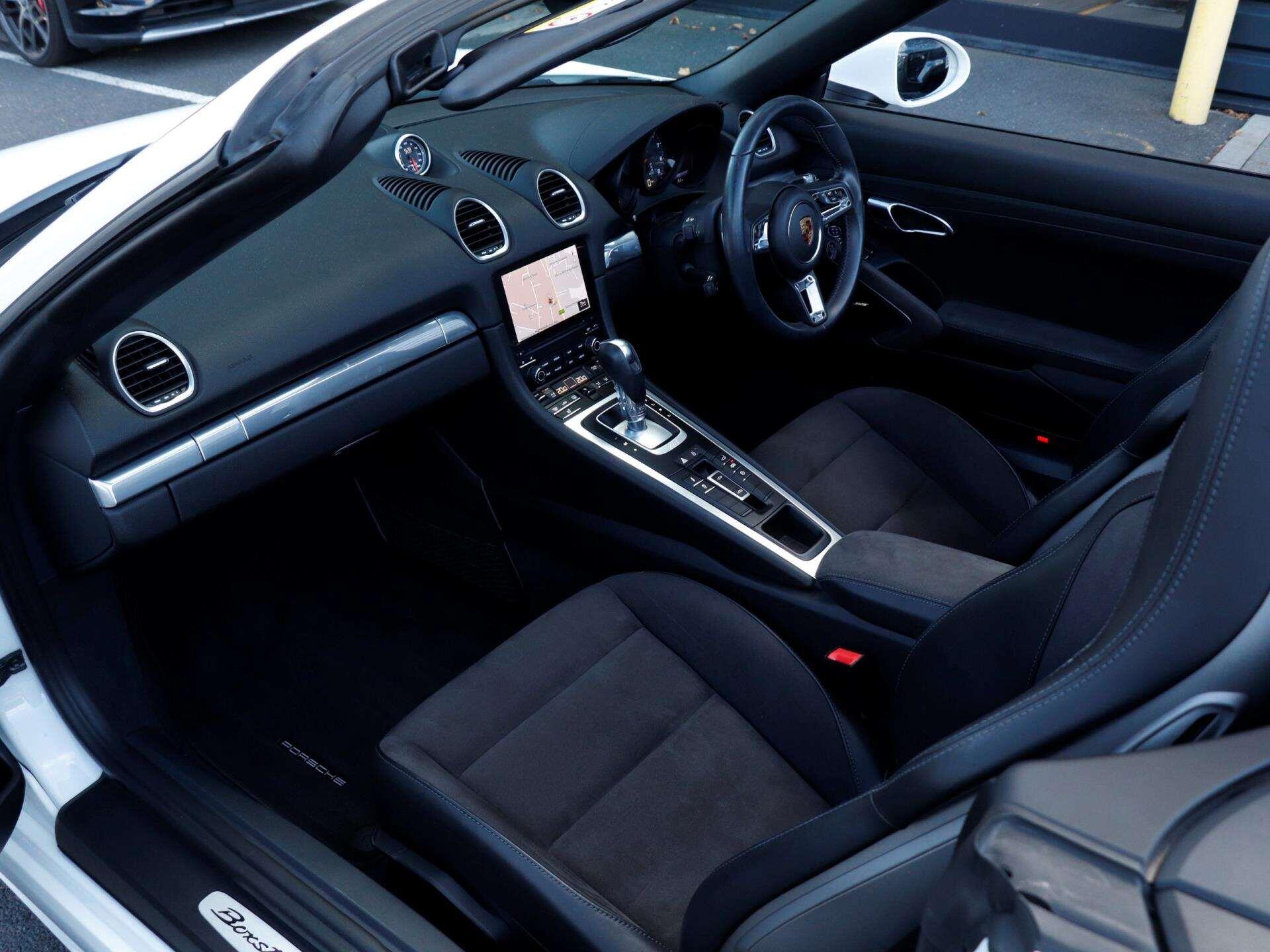 Porsche Boxster view 9