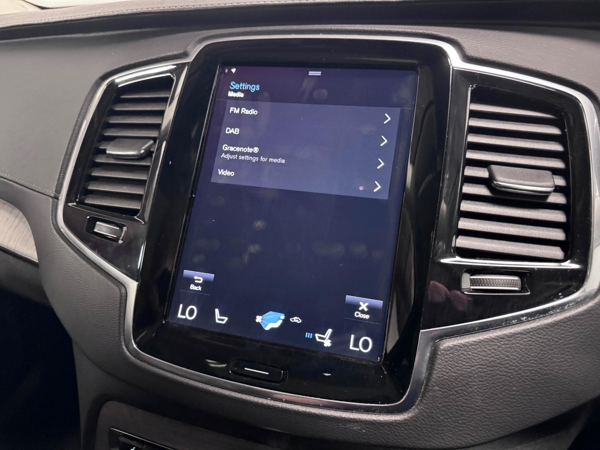 Volvo XC90 view 59