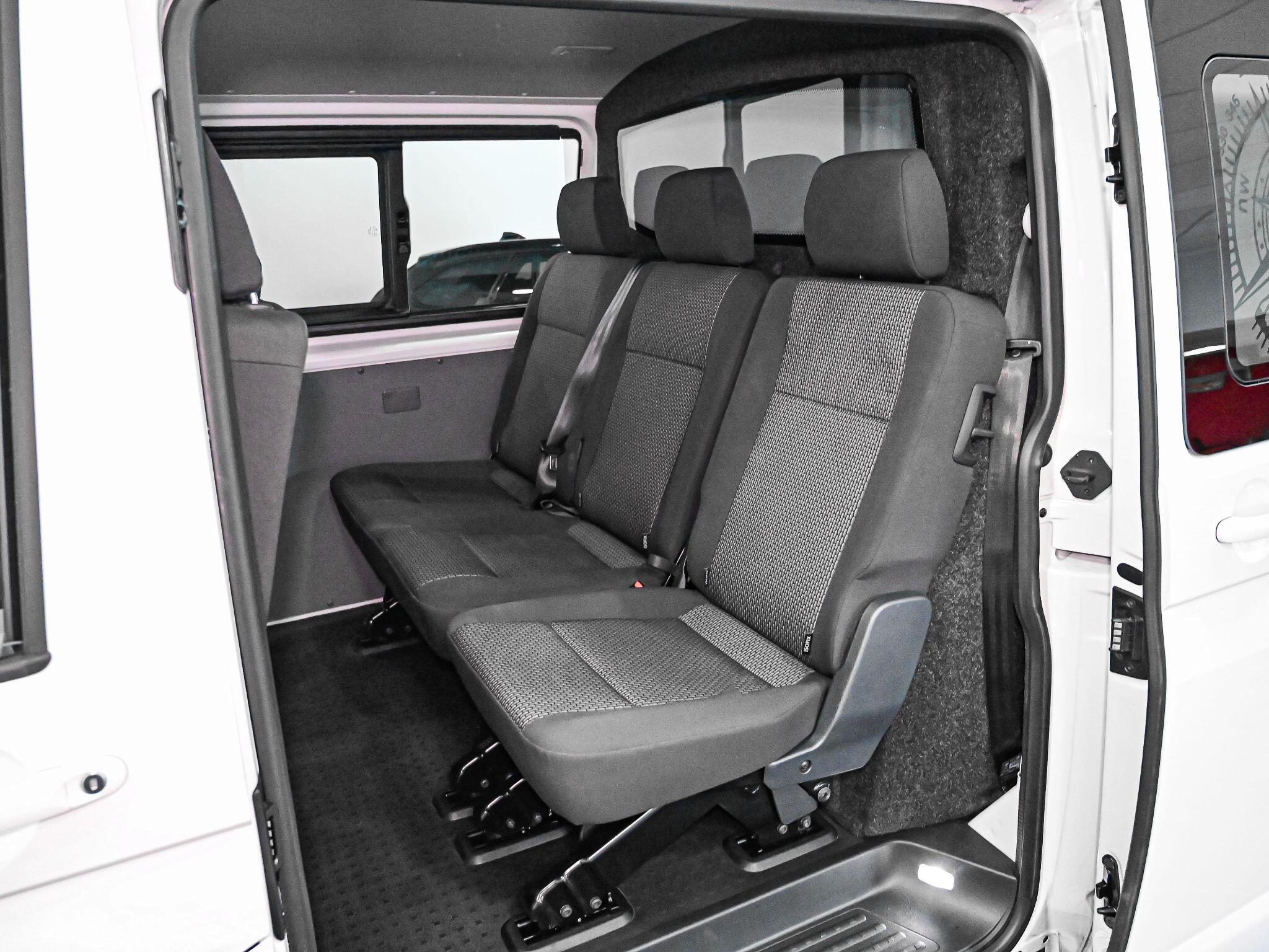 Volkswagen Transporter view 29