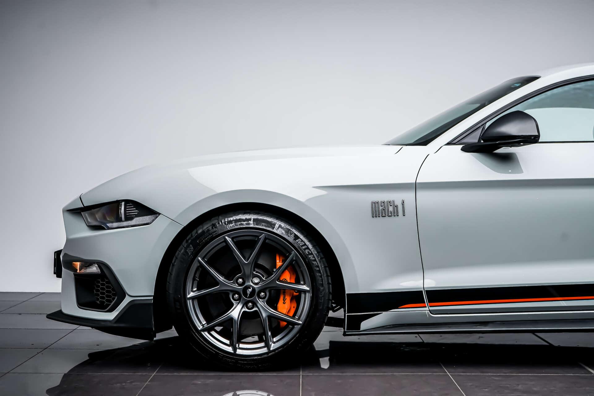 Ford Mustang view 14