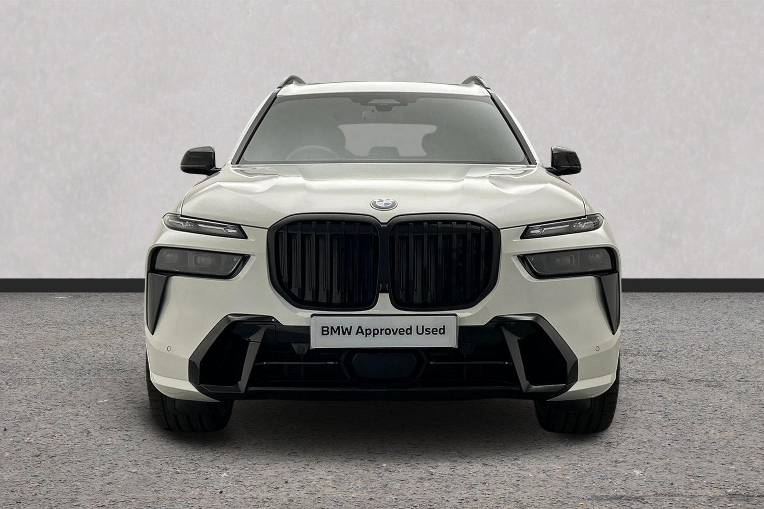 BMW X7 view 17