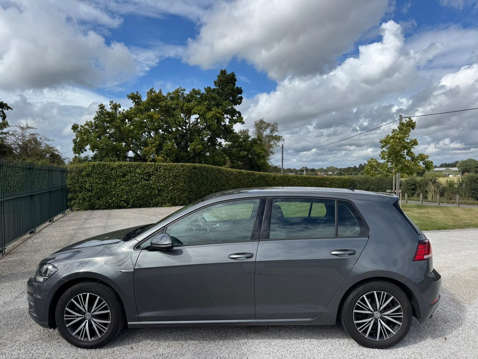 2018 Volkswagen Golf 1.5 TSI EVO SE Nav Euro 6 (s/s) 5dr • 98,000 miles image 5