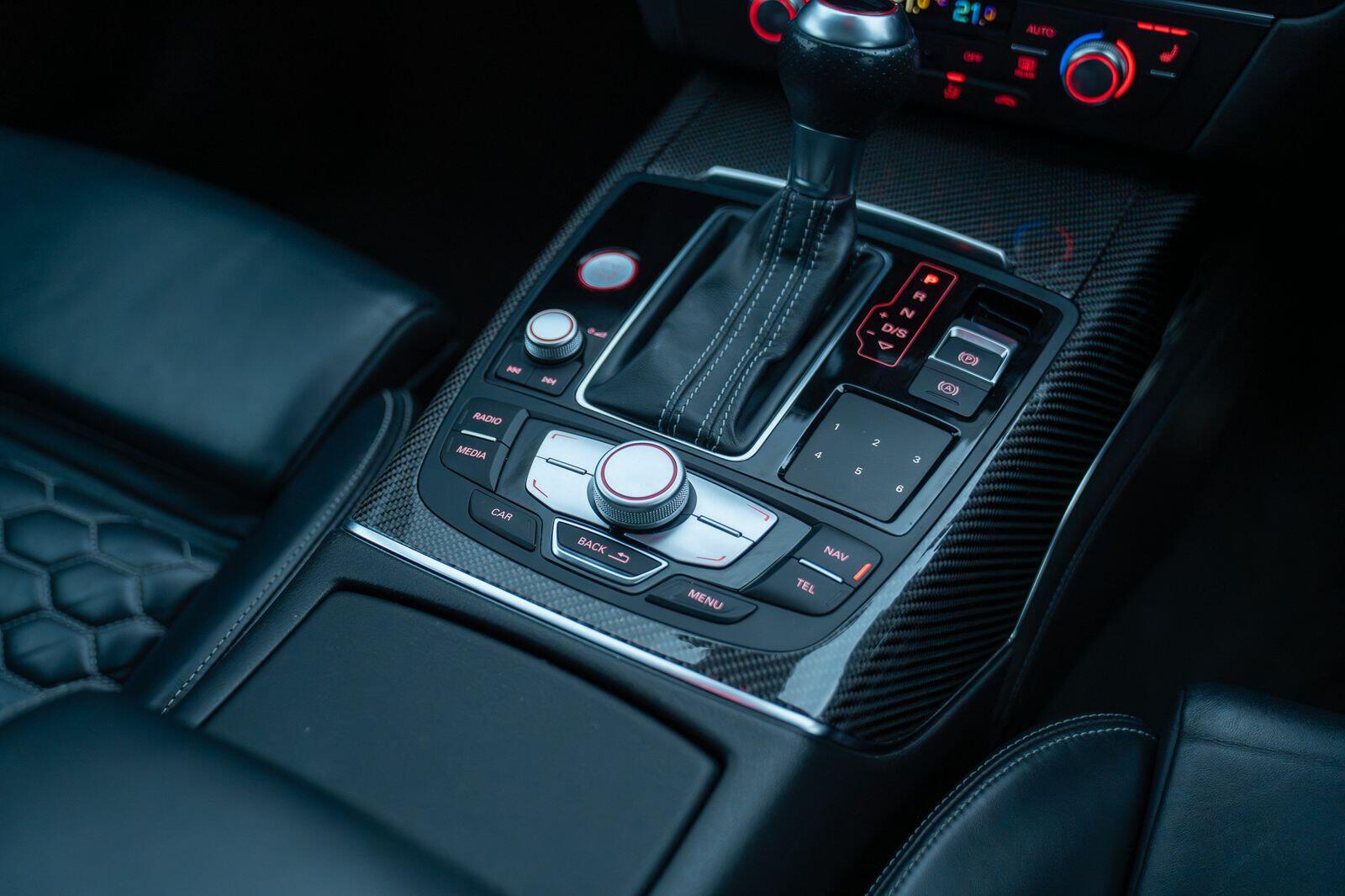 Audi RS6 Avant view 39