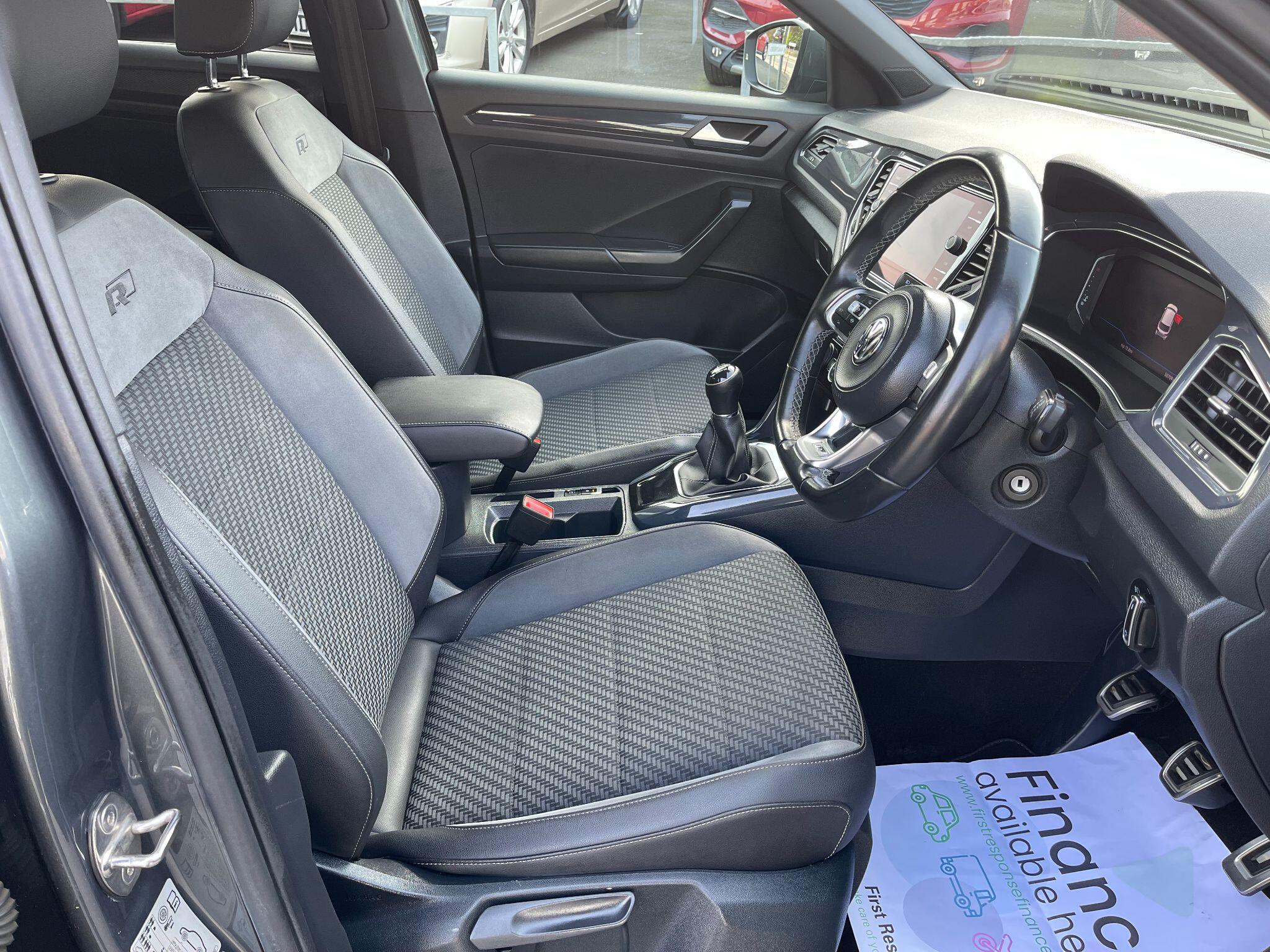 Volkswagen T-Roc view 25