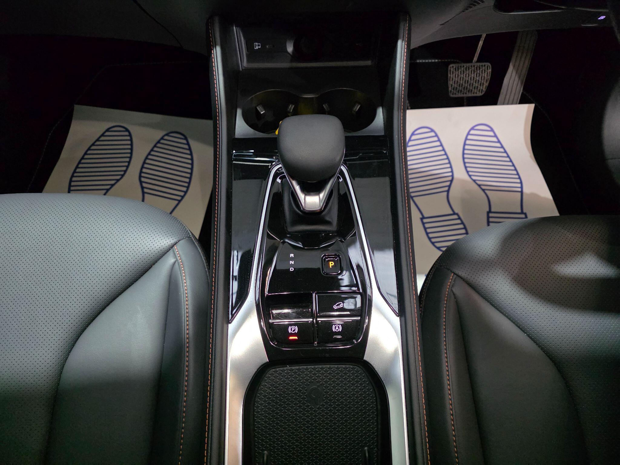 MG HS view 11