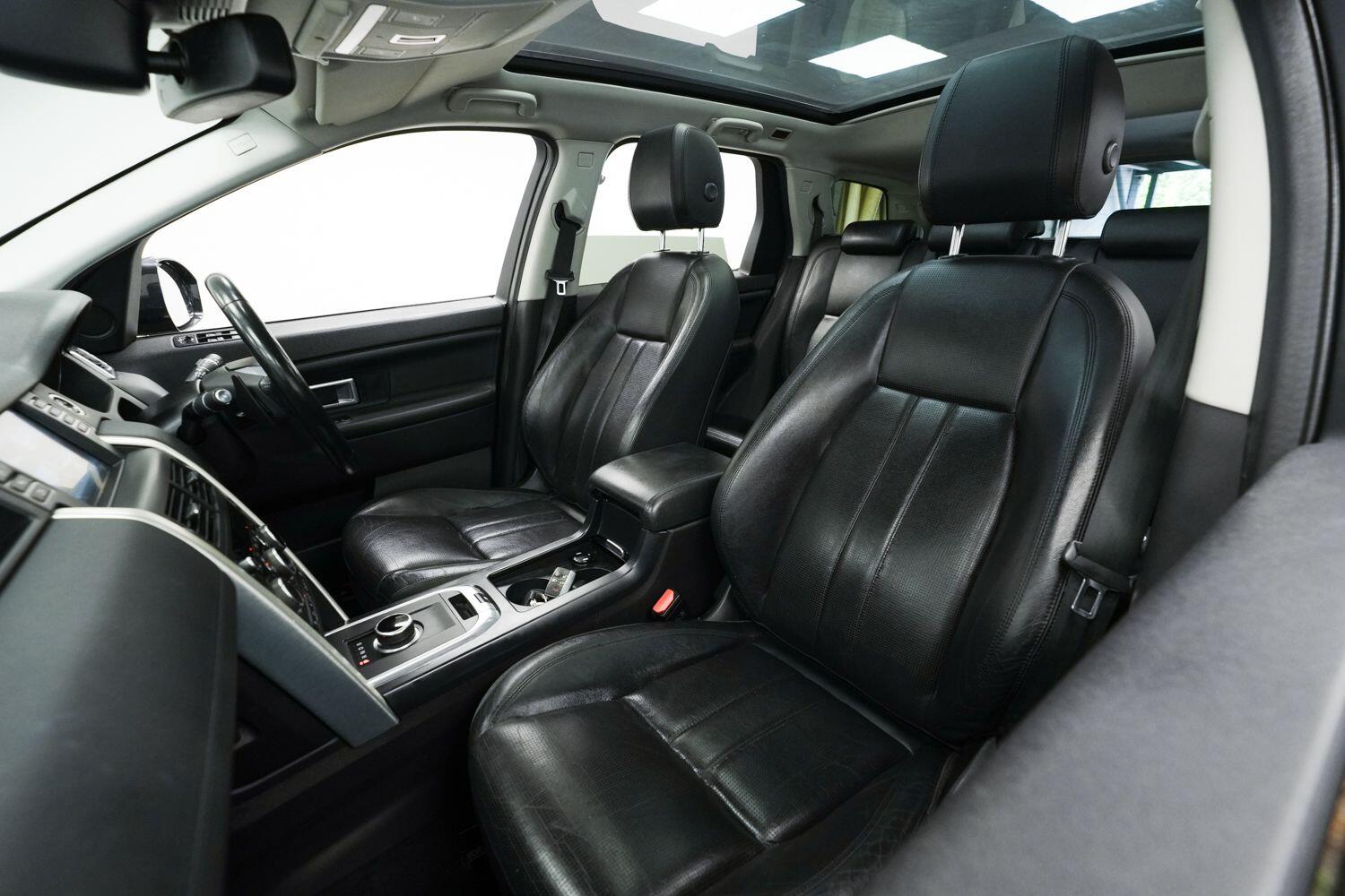 Land Rover Discovery Sport view 21
