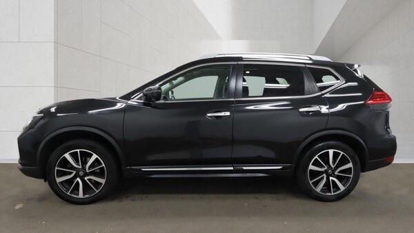 Nissan X-Trail view 9