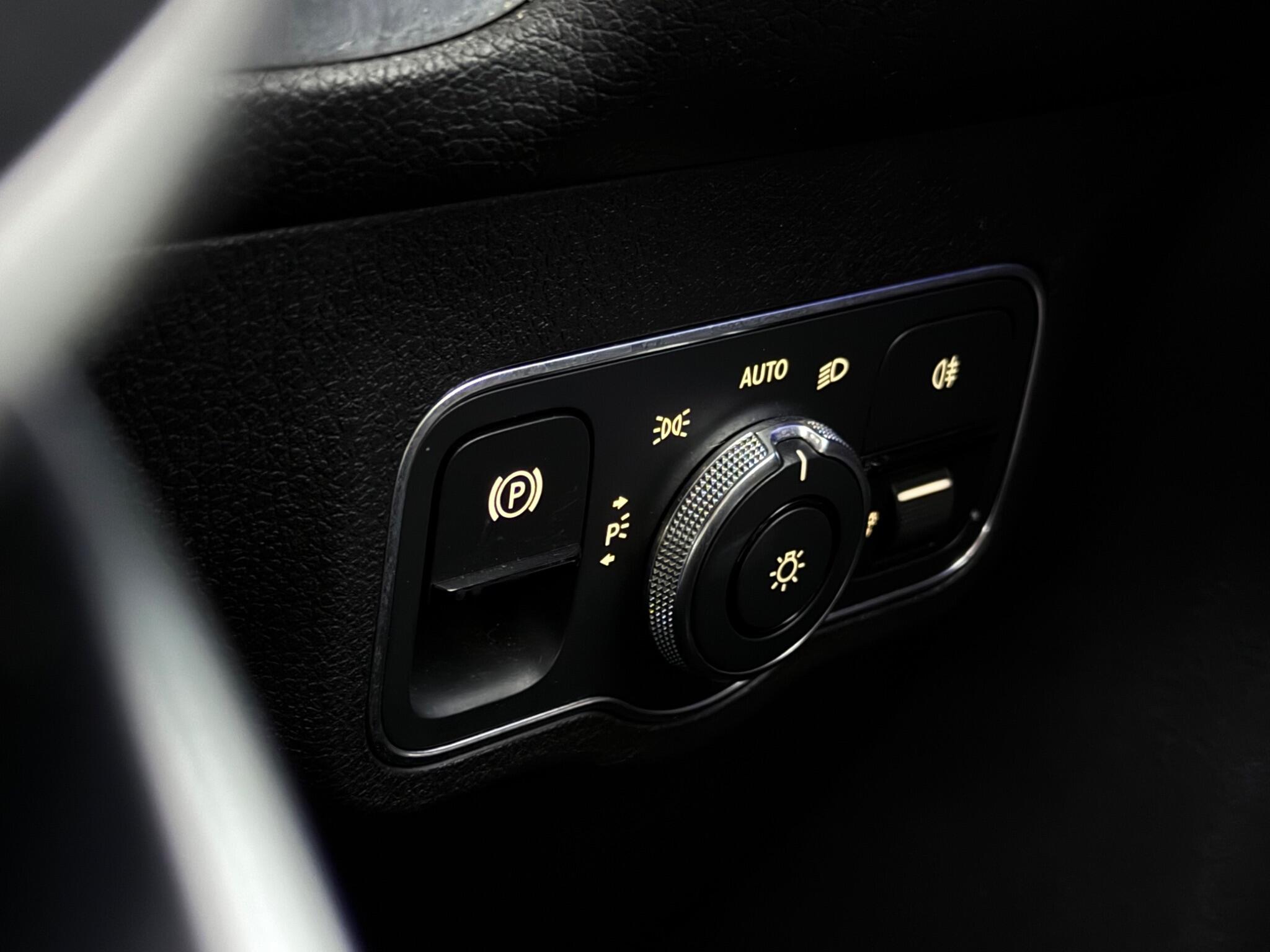 Mercedes-Benz GLB view 20