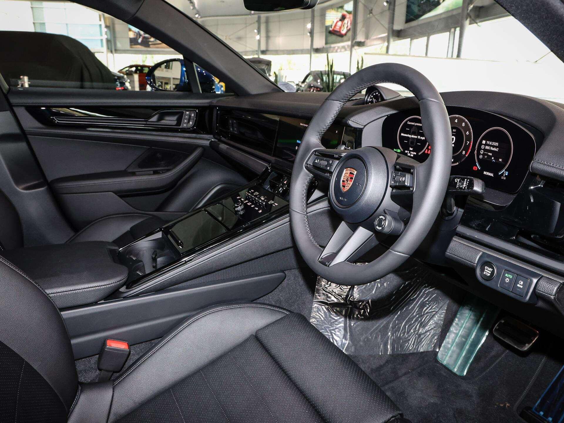 Porsche Panamera view 10