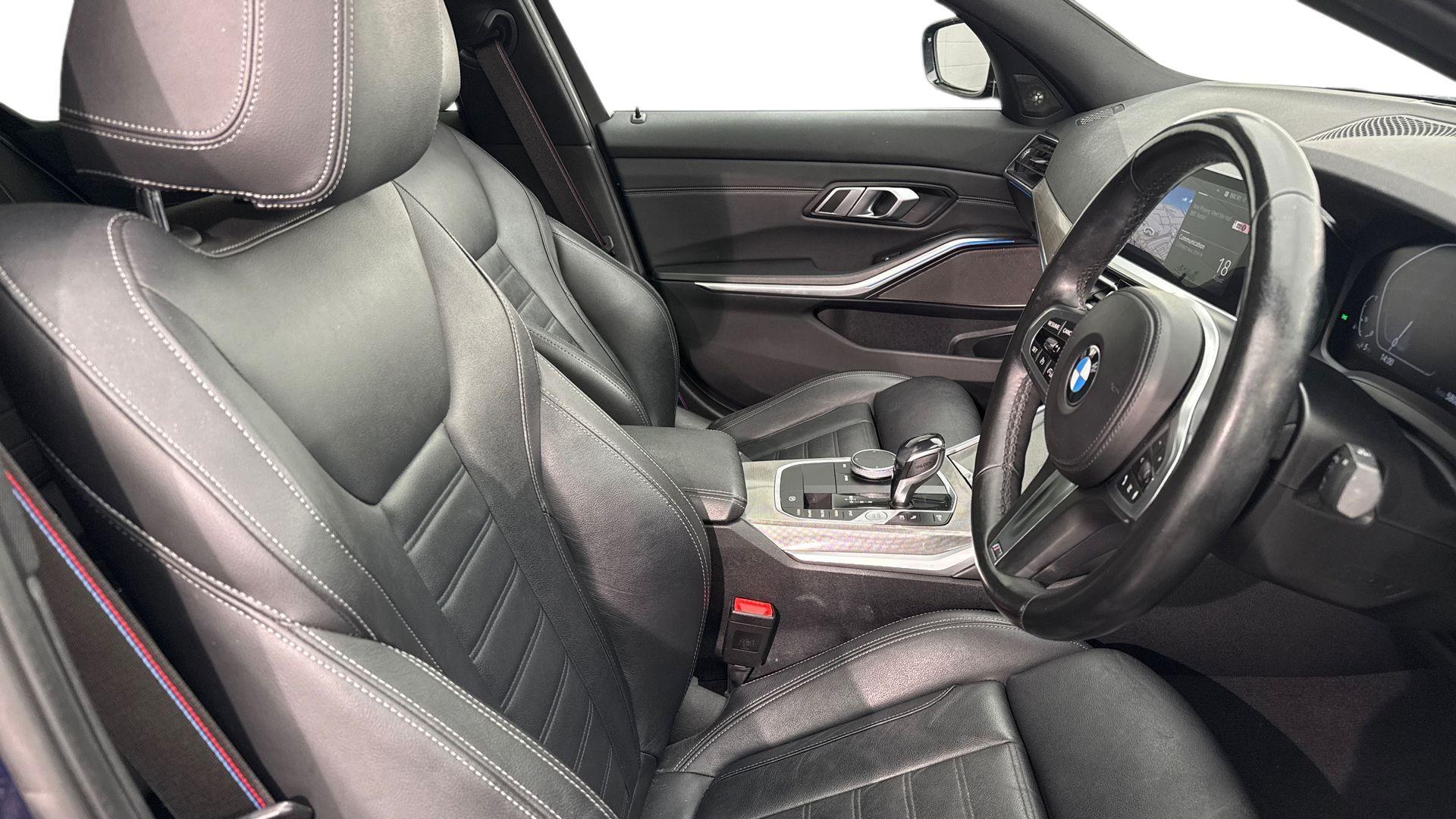 BMW 3 Series view 11