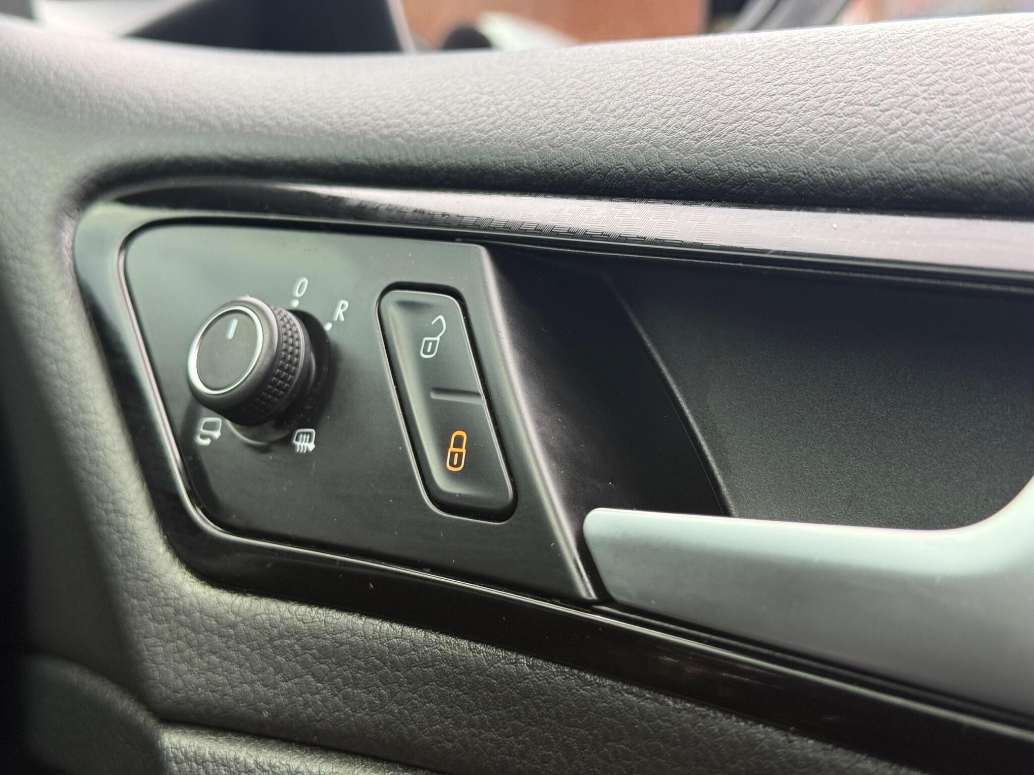 Volkswagen Golf view 17