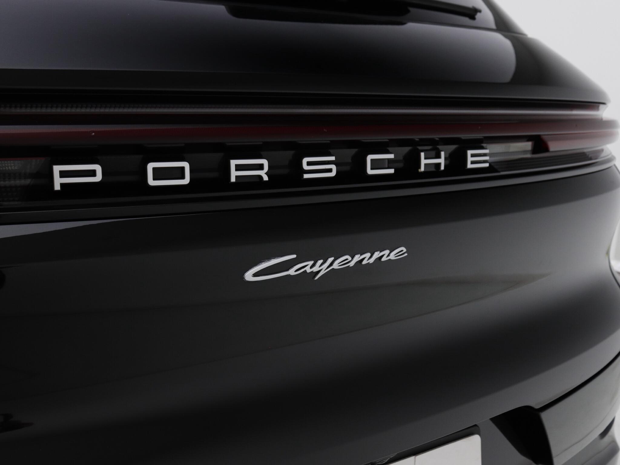 Porsche Cayenne view 23