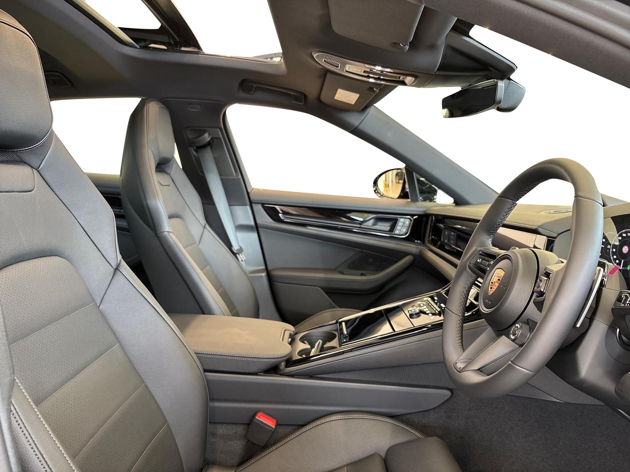 Porsche Panamera view 11