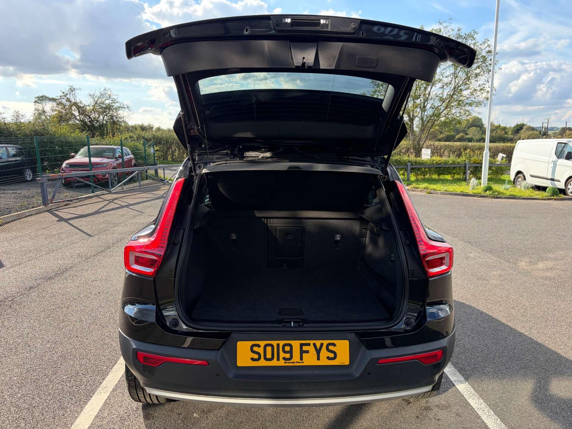 Volvo XC40 view 24
