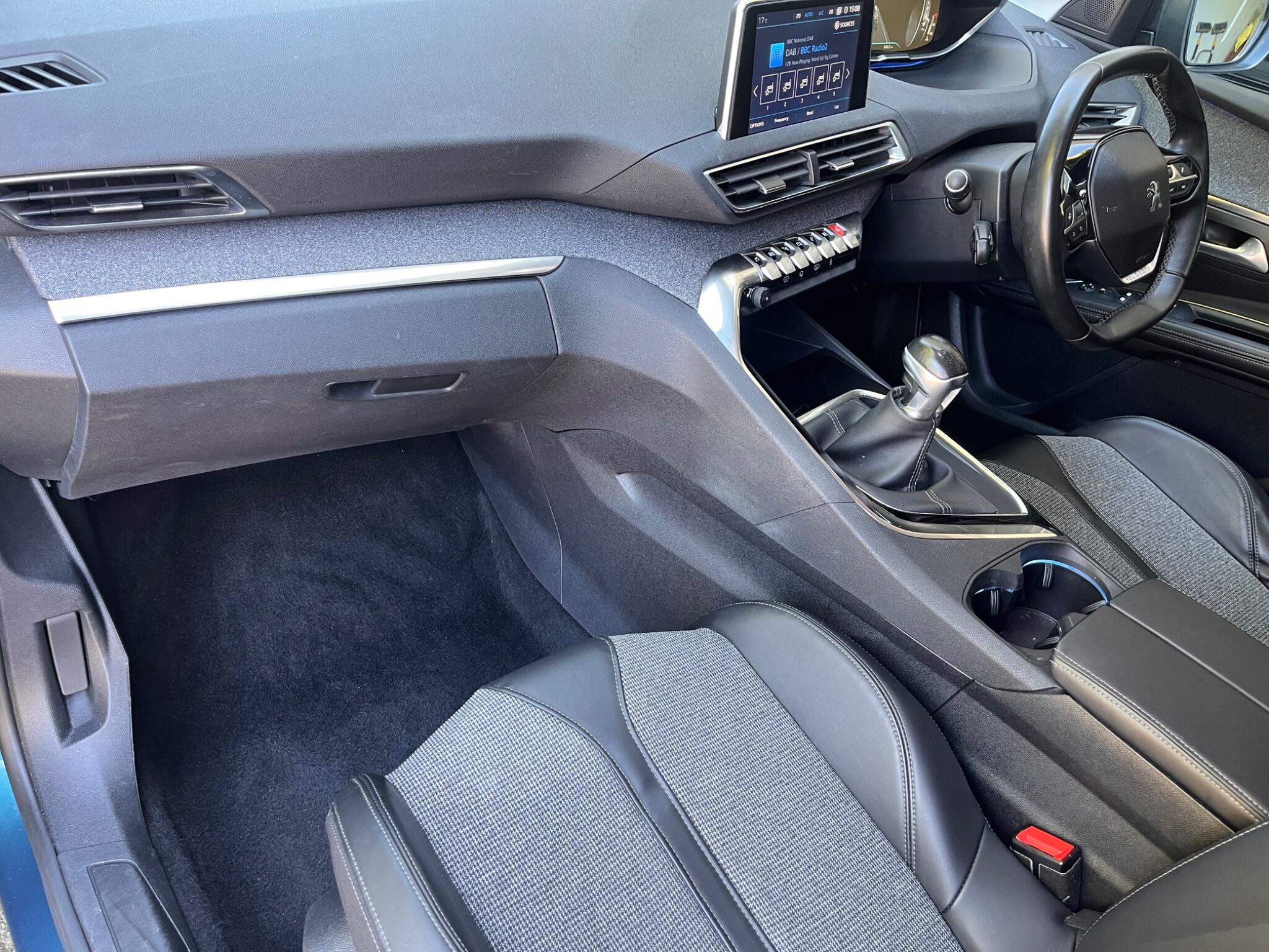 Peugeot 5008 view 27