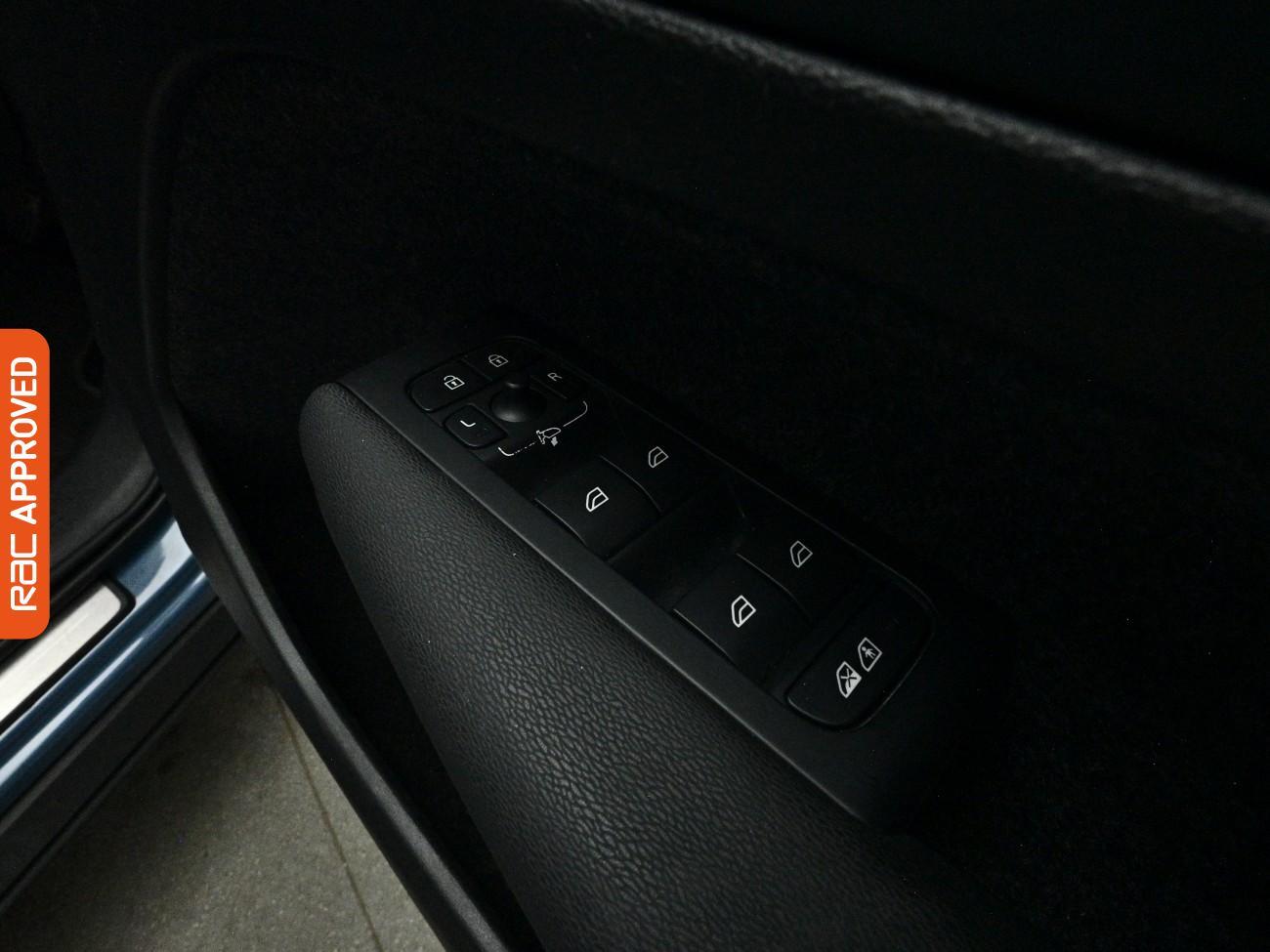 Volvo XC40 view 26