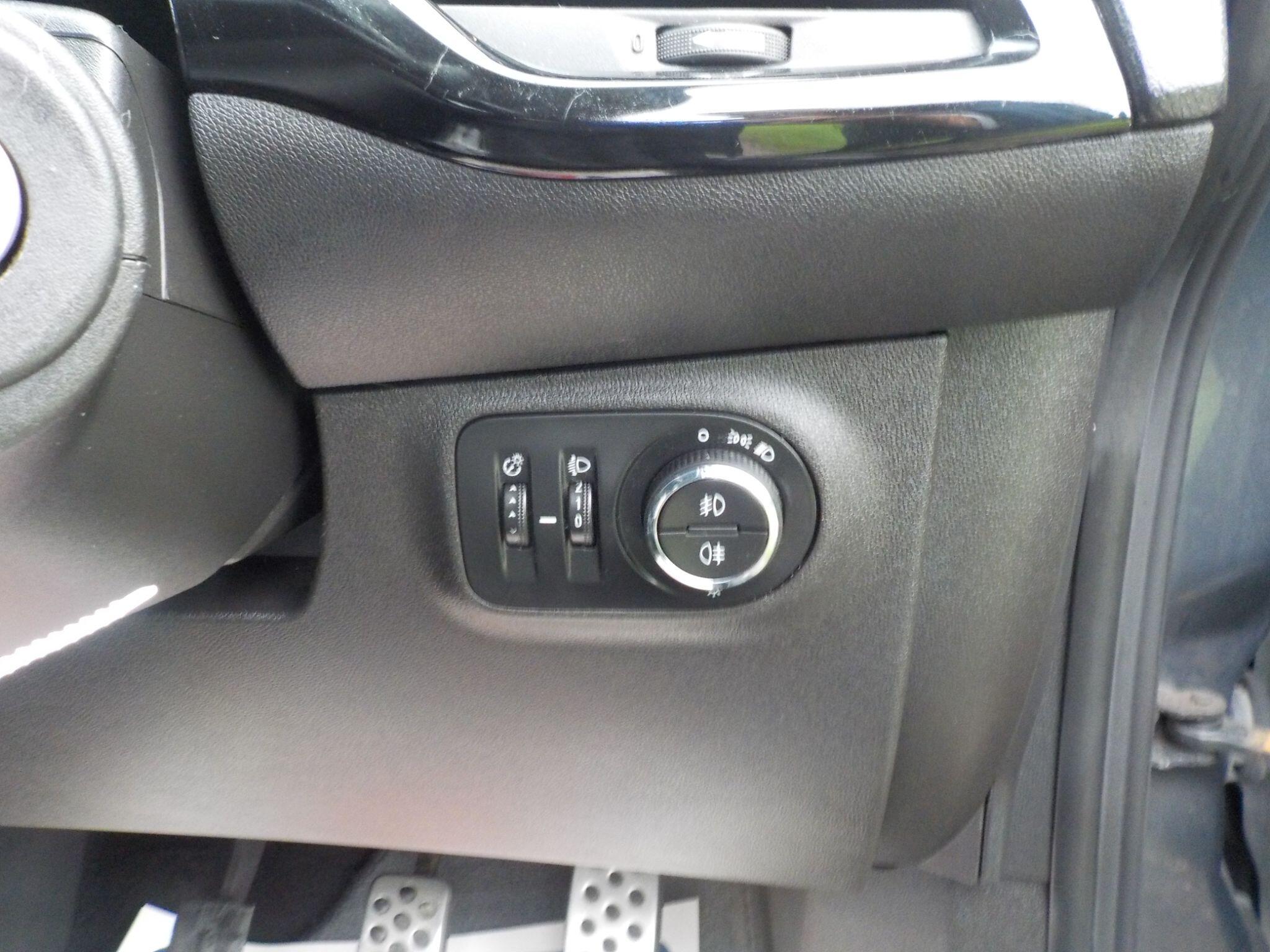 Vauxhall Corsa 1.4i ecoFLEX Limited Edition Euro 6 3dr