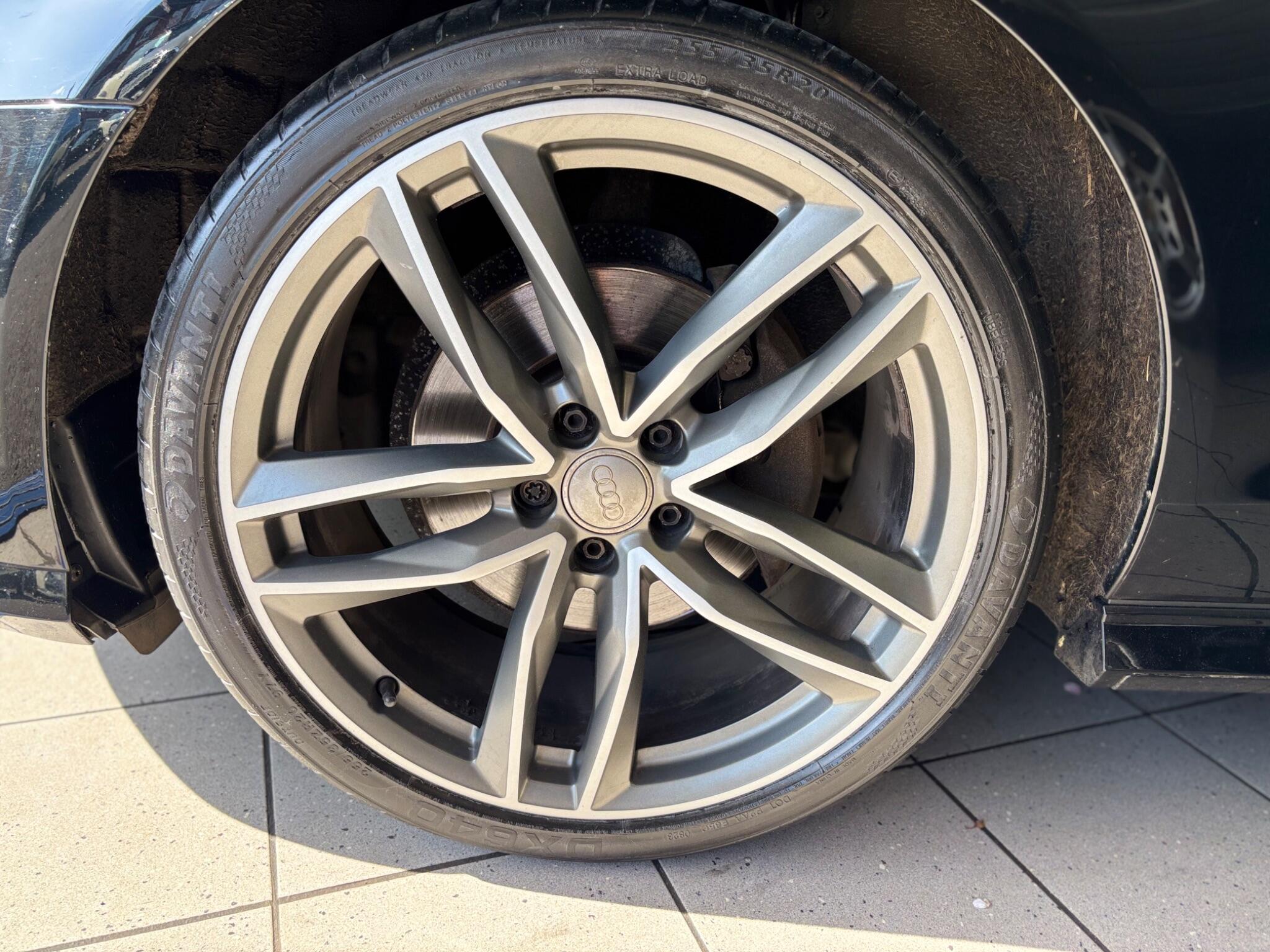 Audi A6 Saloon view 37