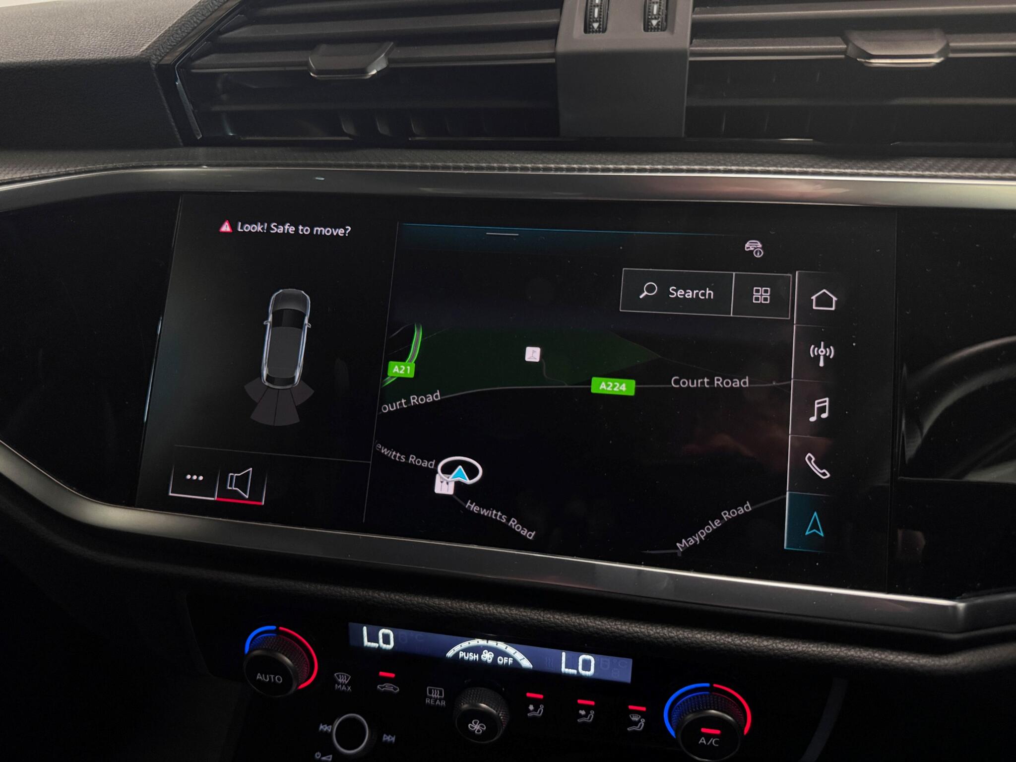 Audi Q3 view 11