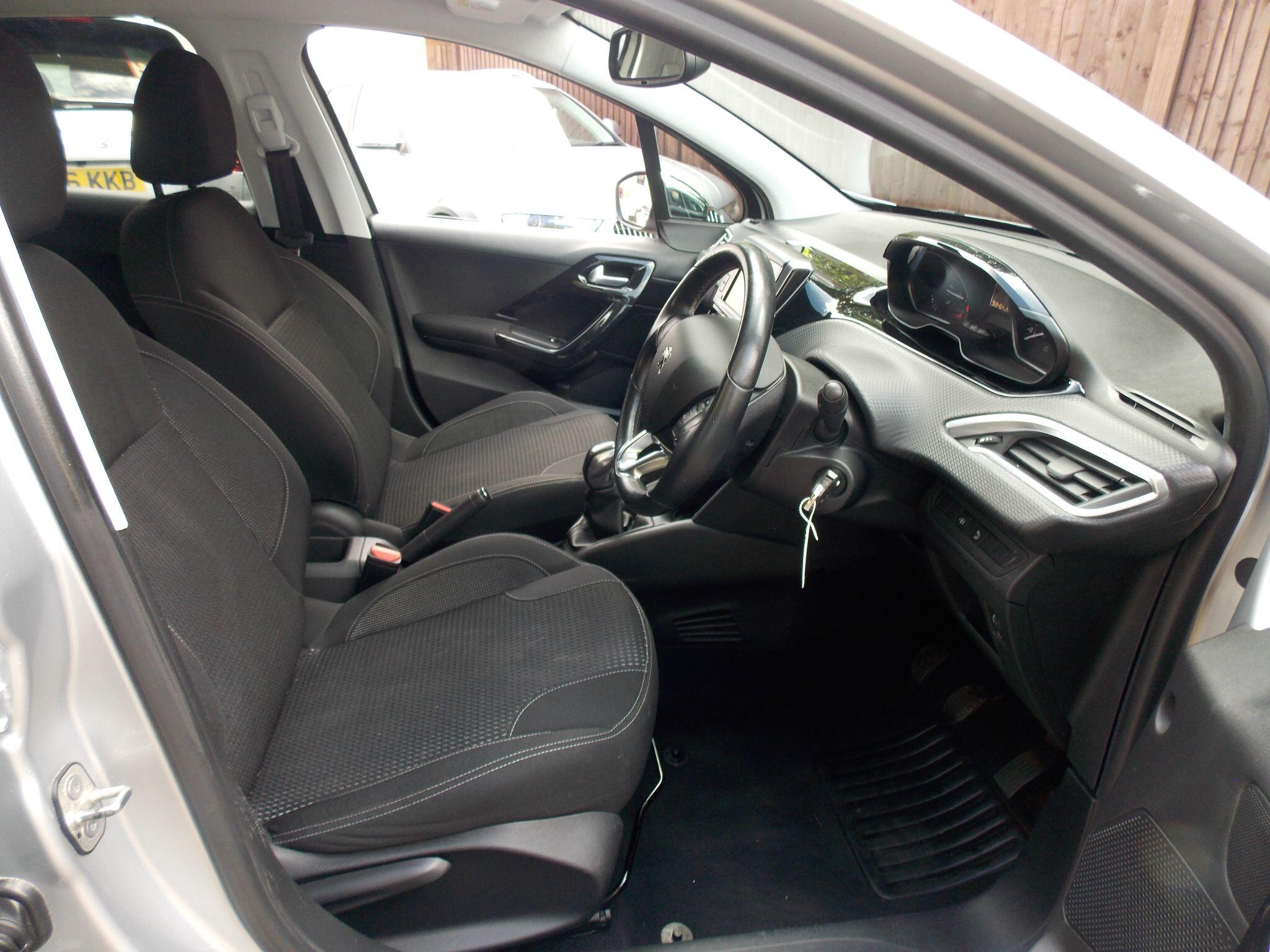Peugeot 208 view 69