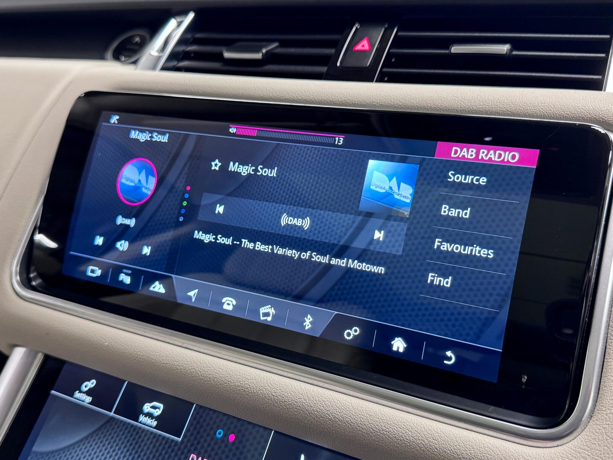 Land Rover Range Rover Sport view 47
