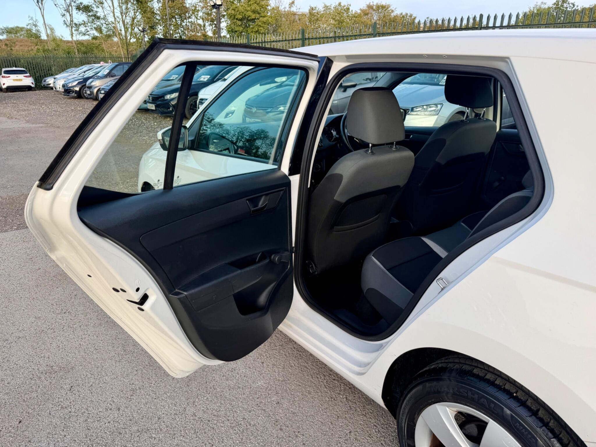 Skoda Fabia view 57