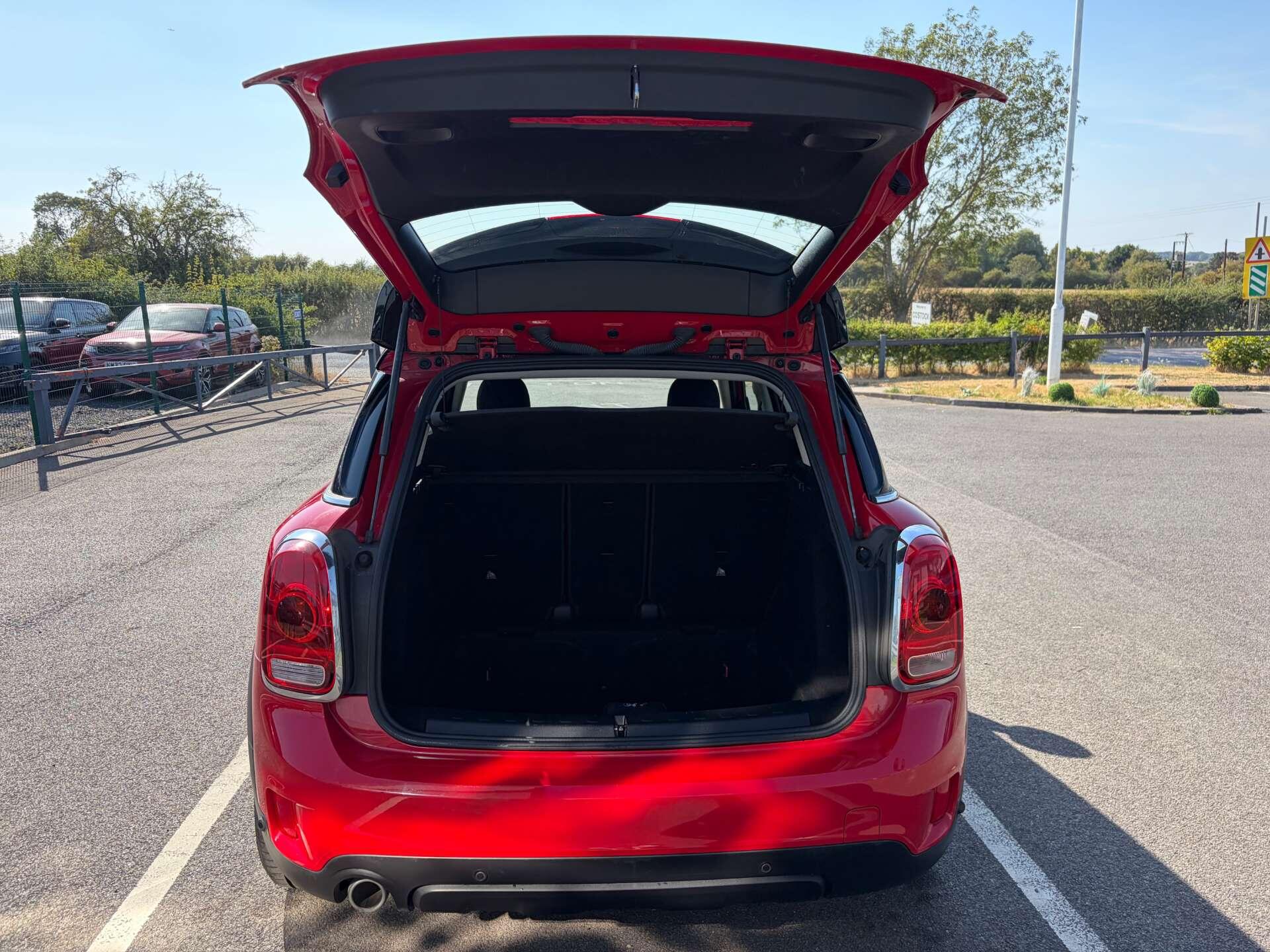 Mini Countryman view 24