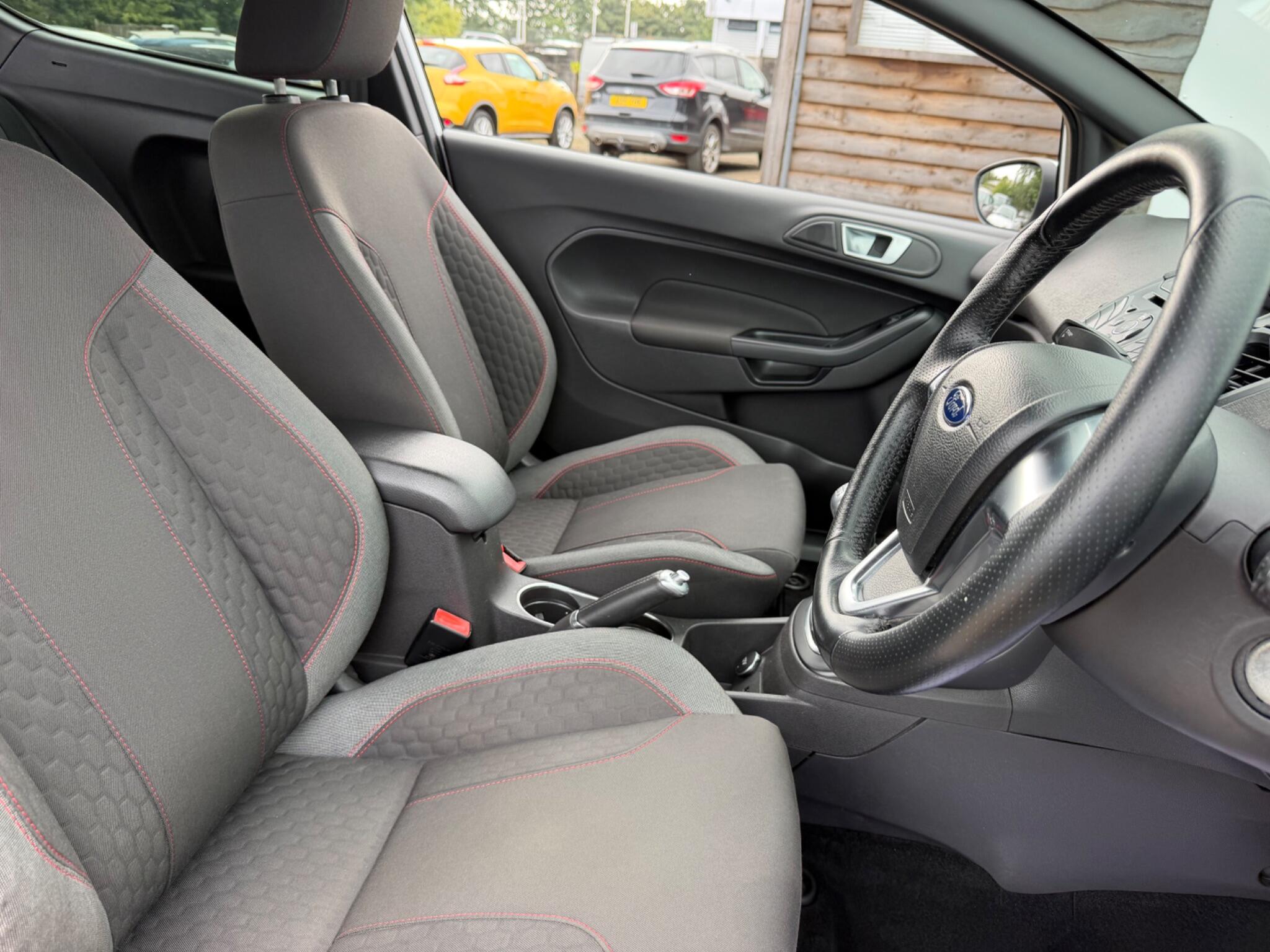 Ford Fiesta view 18