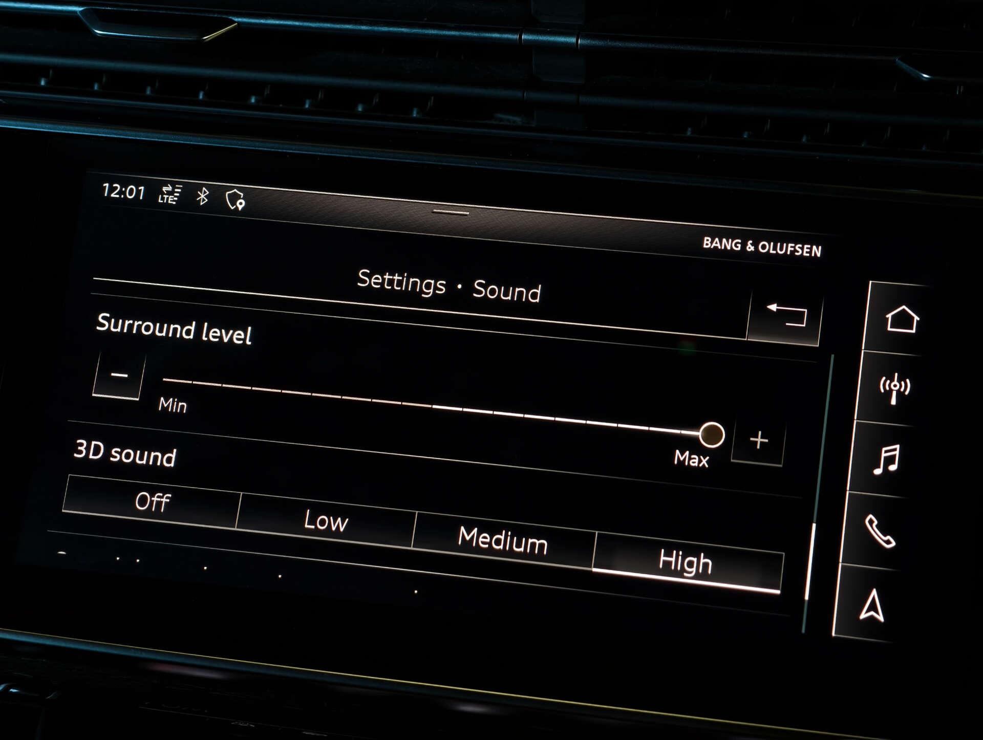 Audi Q8 view 43