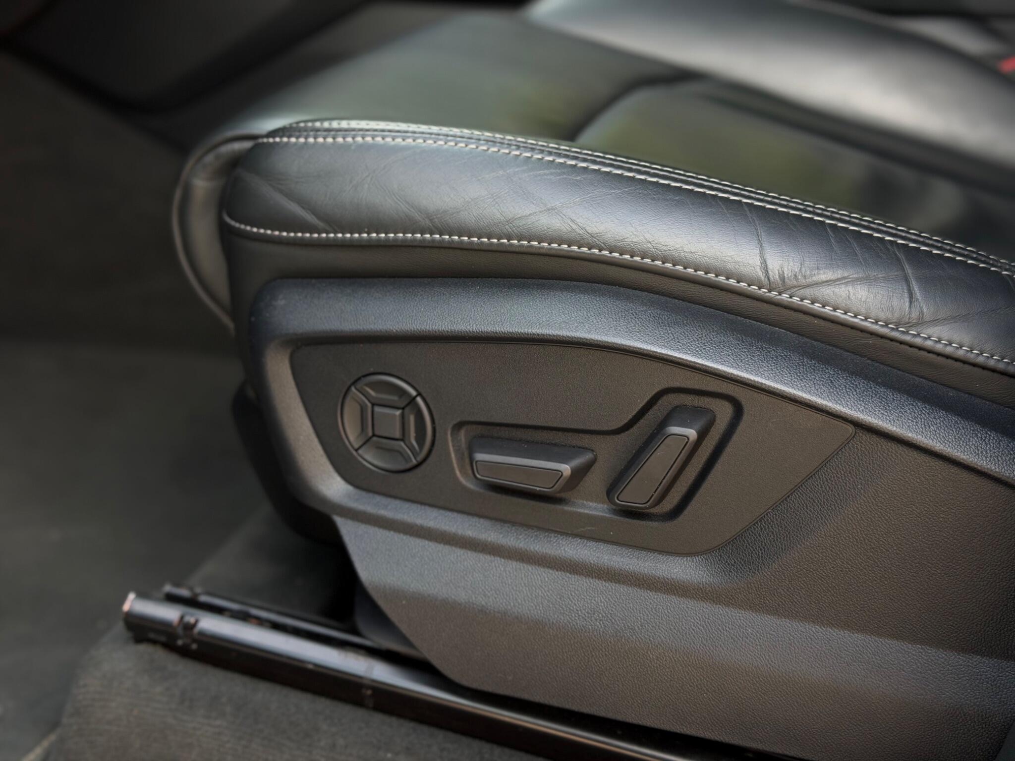 Audi Q7 view 22