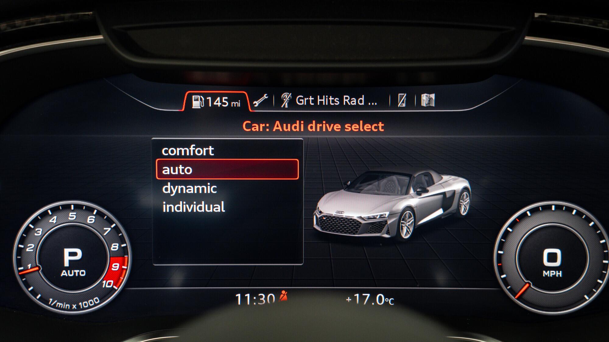 Audi R8 view 25