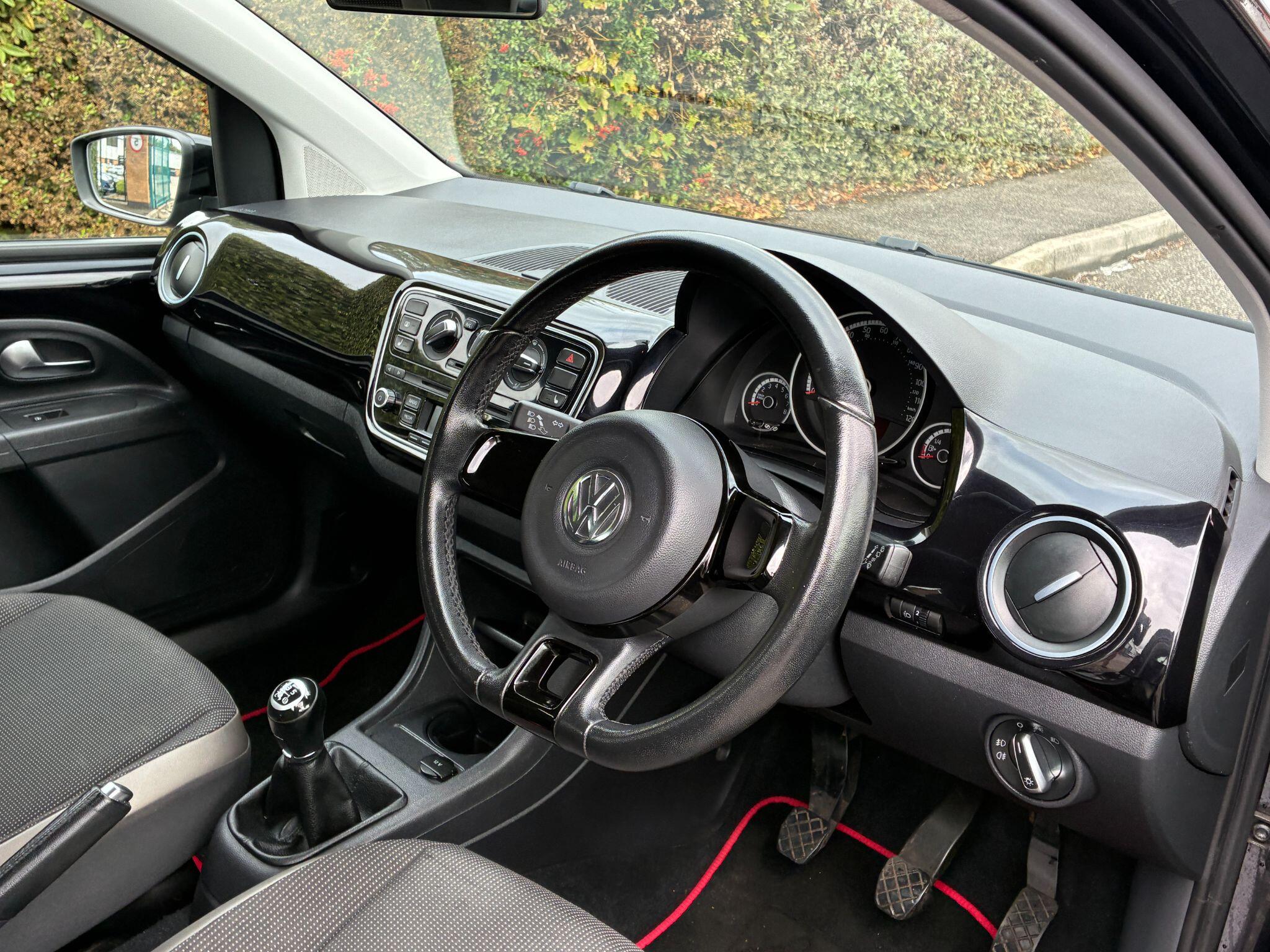 Volkswagen Up! view 7