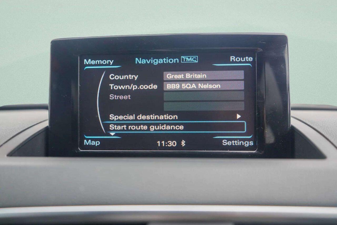 Audi Q3 view 31