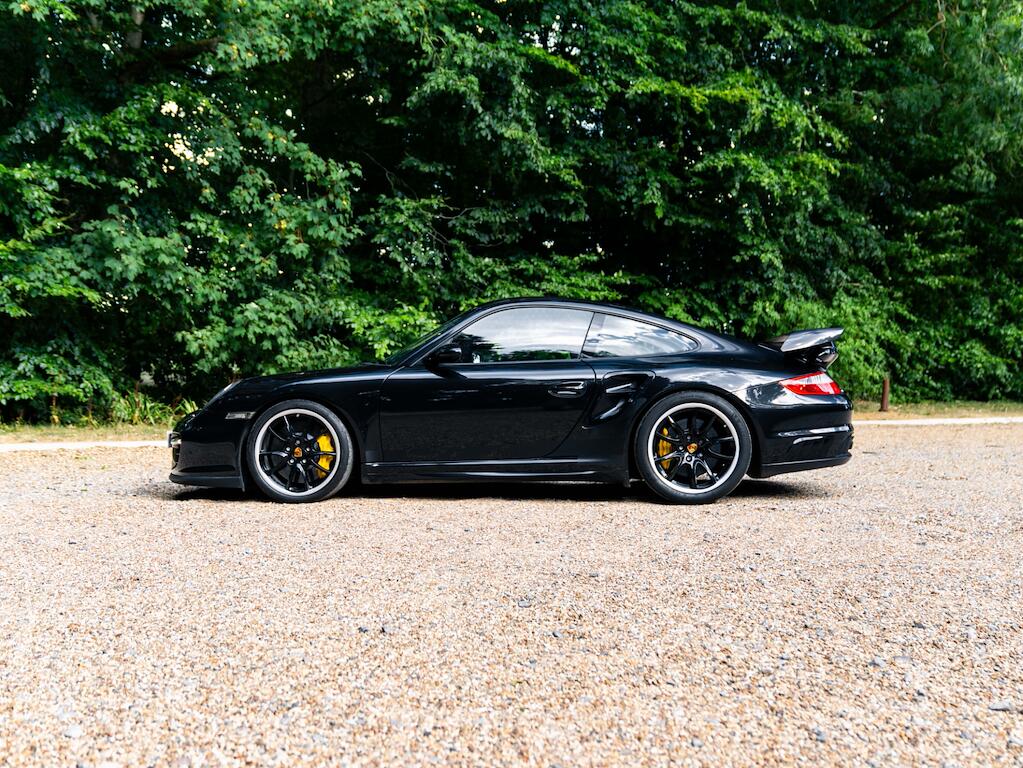 Porsche 911 view 19