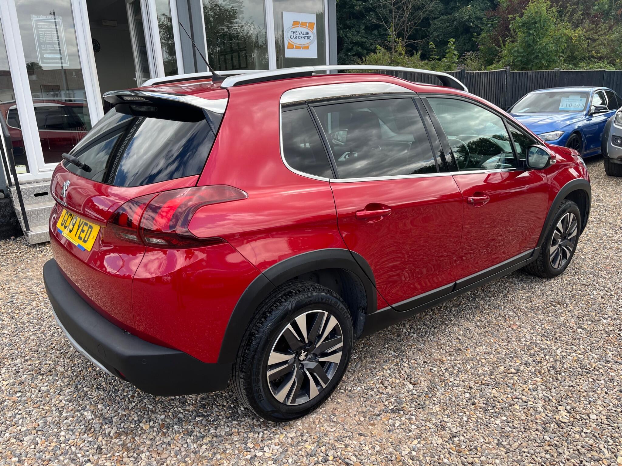 Peugeot 2008 view 4