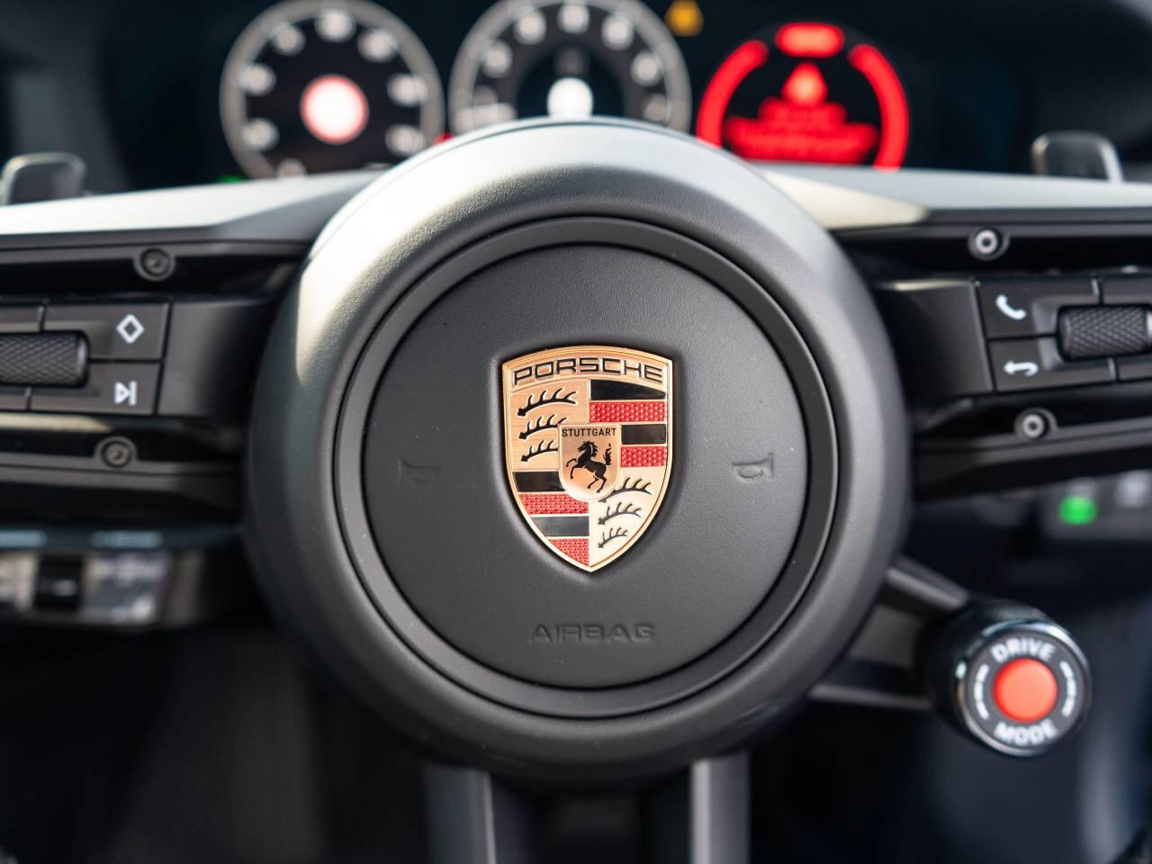Porsche 911 view 18