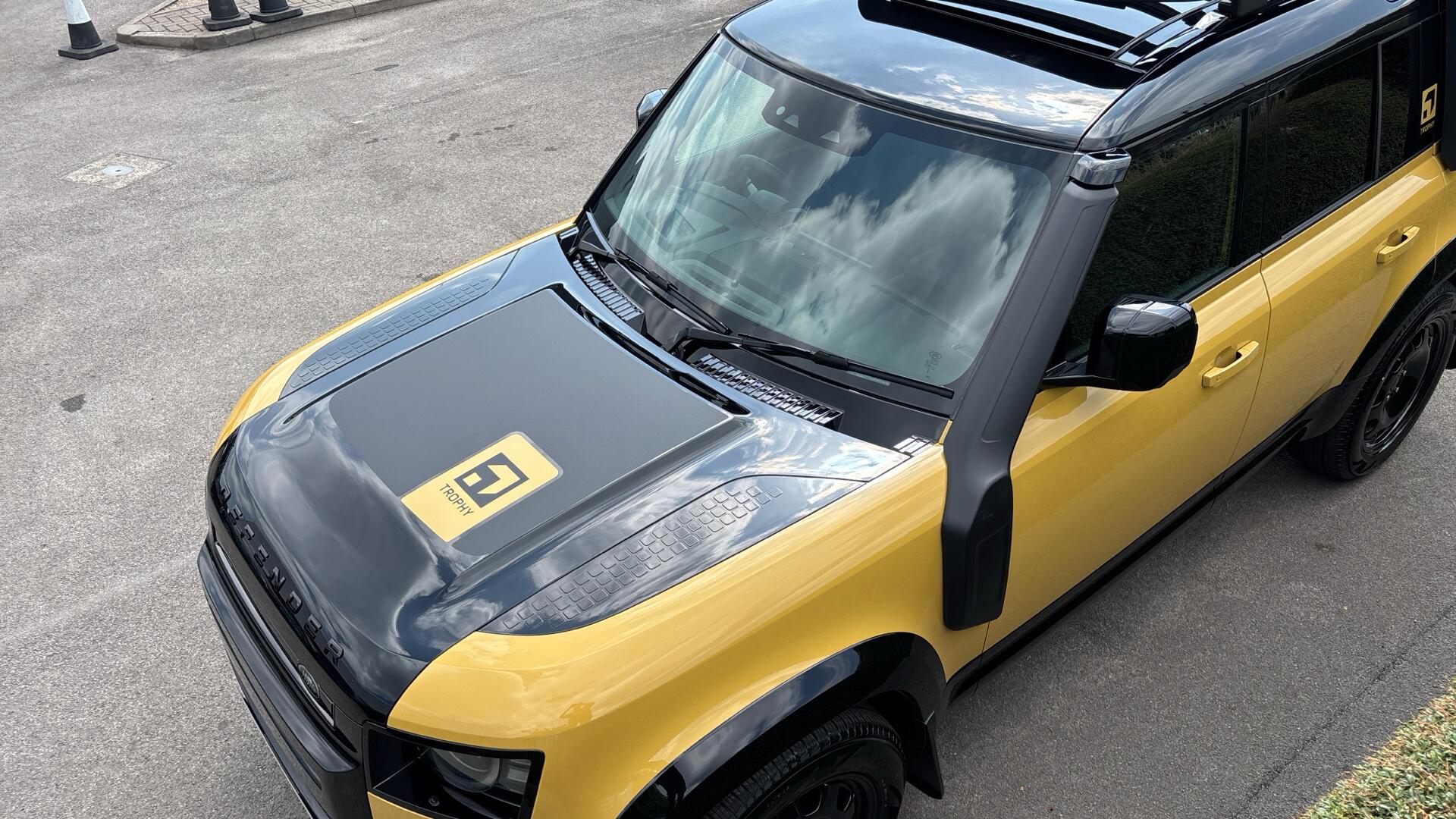 Land Rover Defender view 61