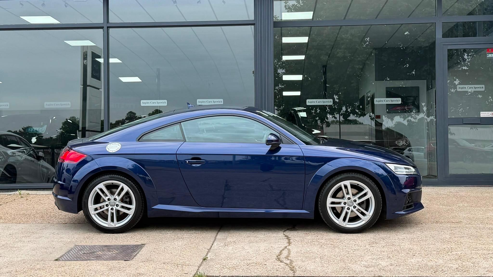 Audi TT view 4