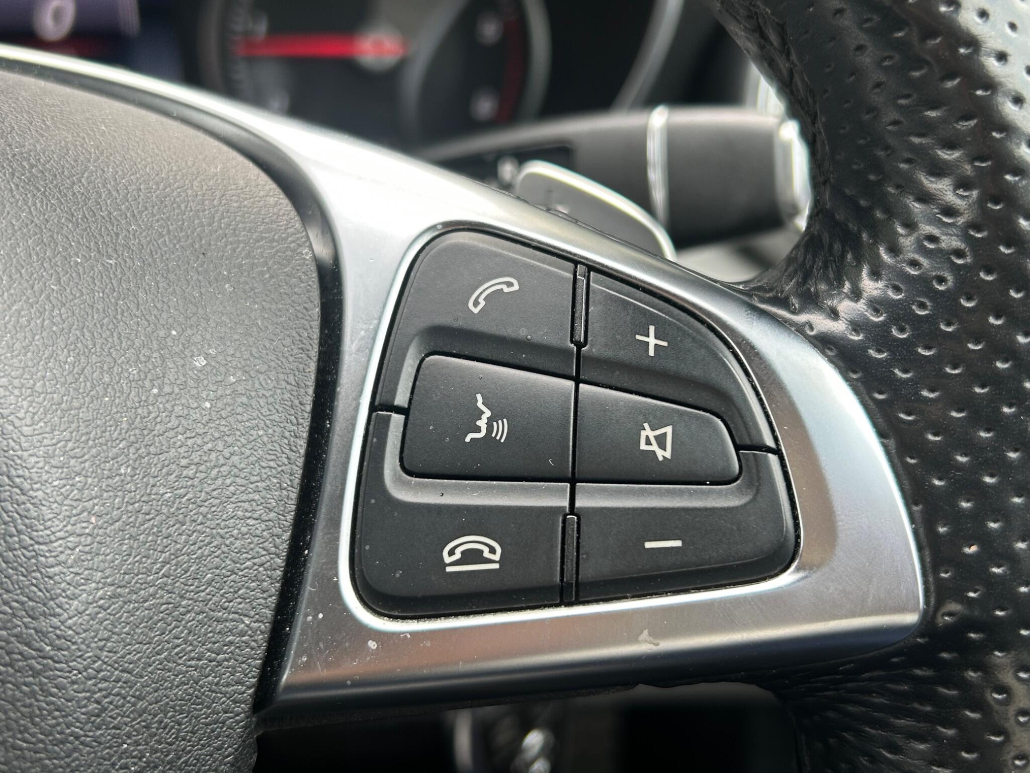 Mercedes-Benz C-Class view 34