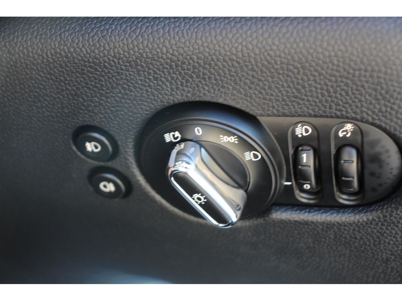 Mini Cooper view 28
