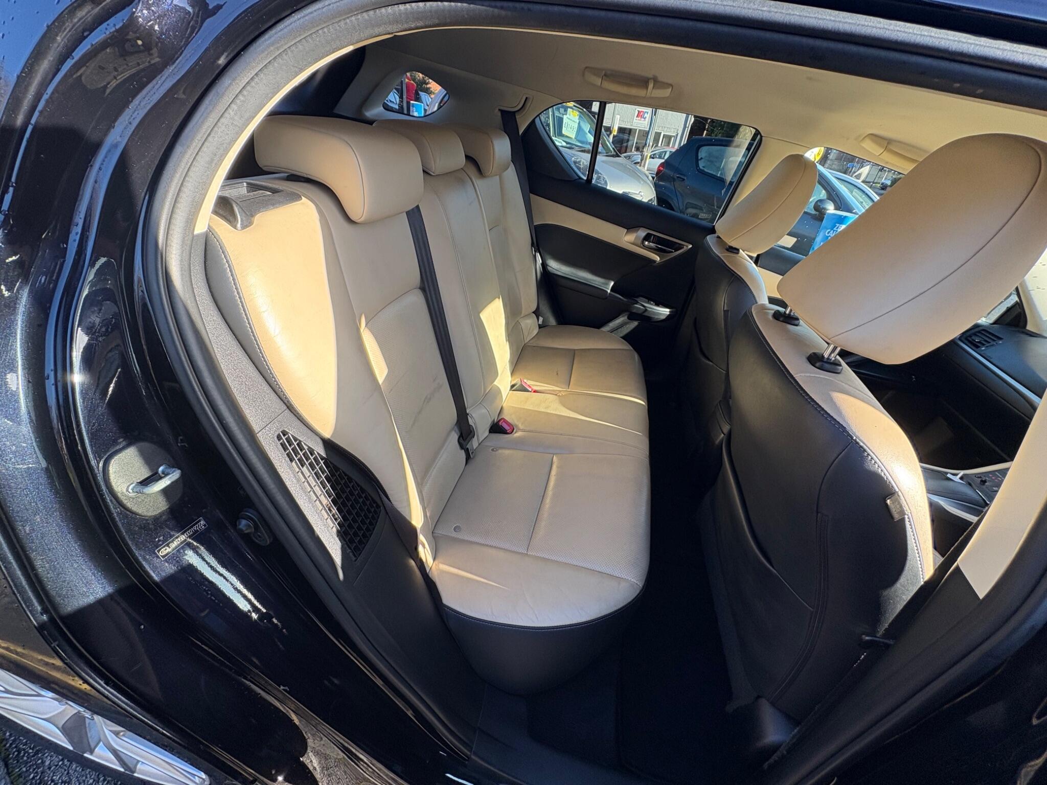 2014 Lexus CT 1.8 200h Luxury CVT Euro 6 (s/s) 5dr • 99,475 miles image 35
