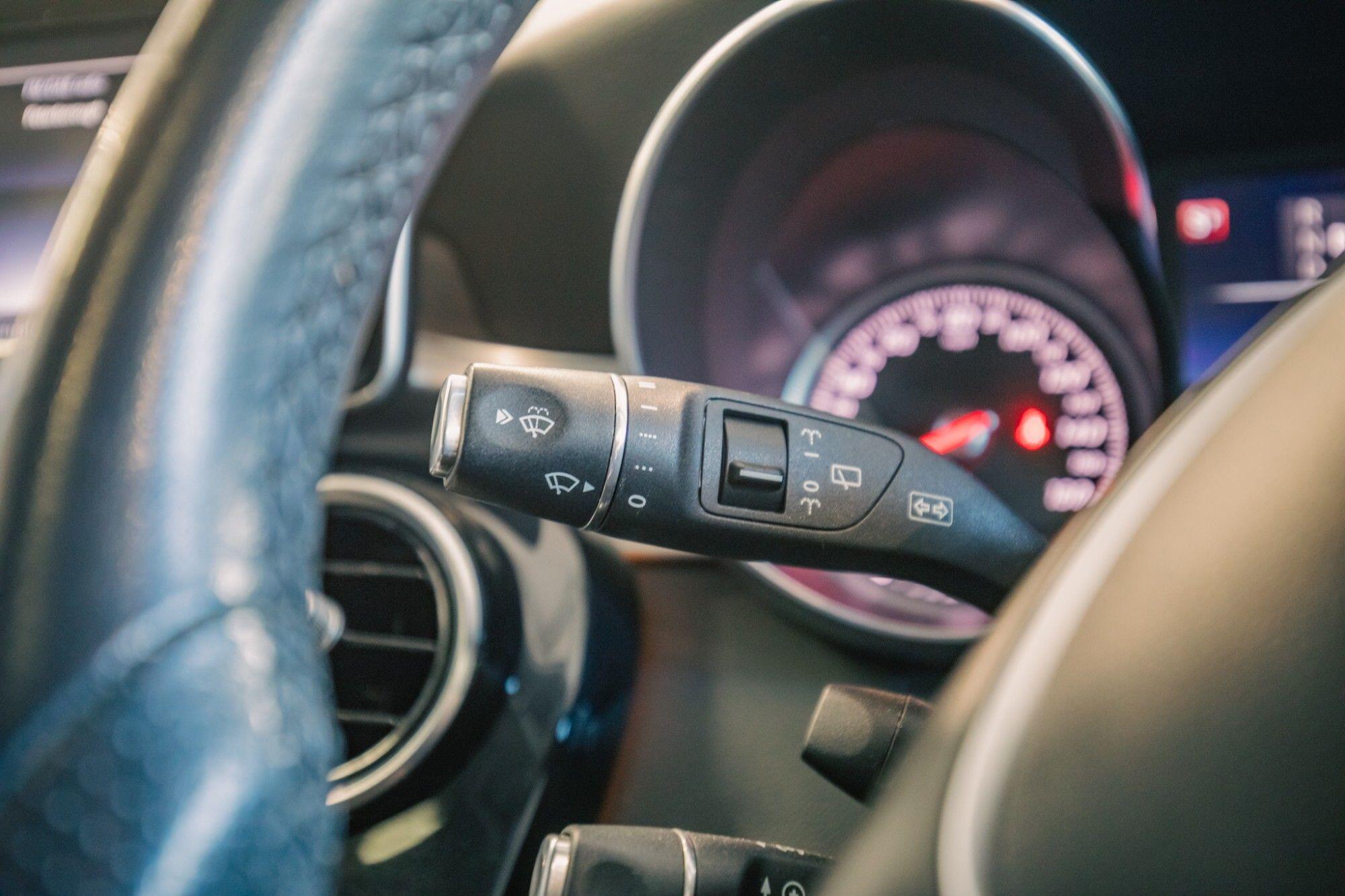 Mercedes-Benz C-Class view 13