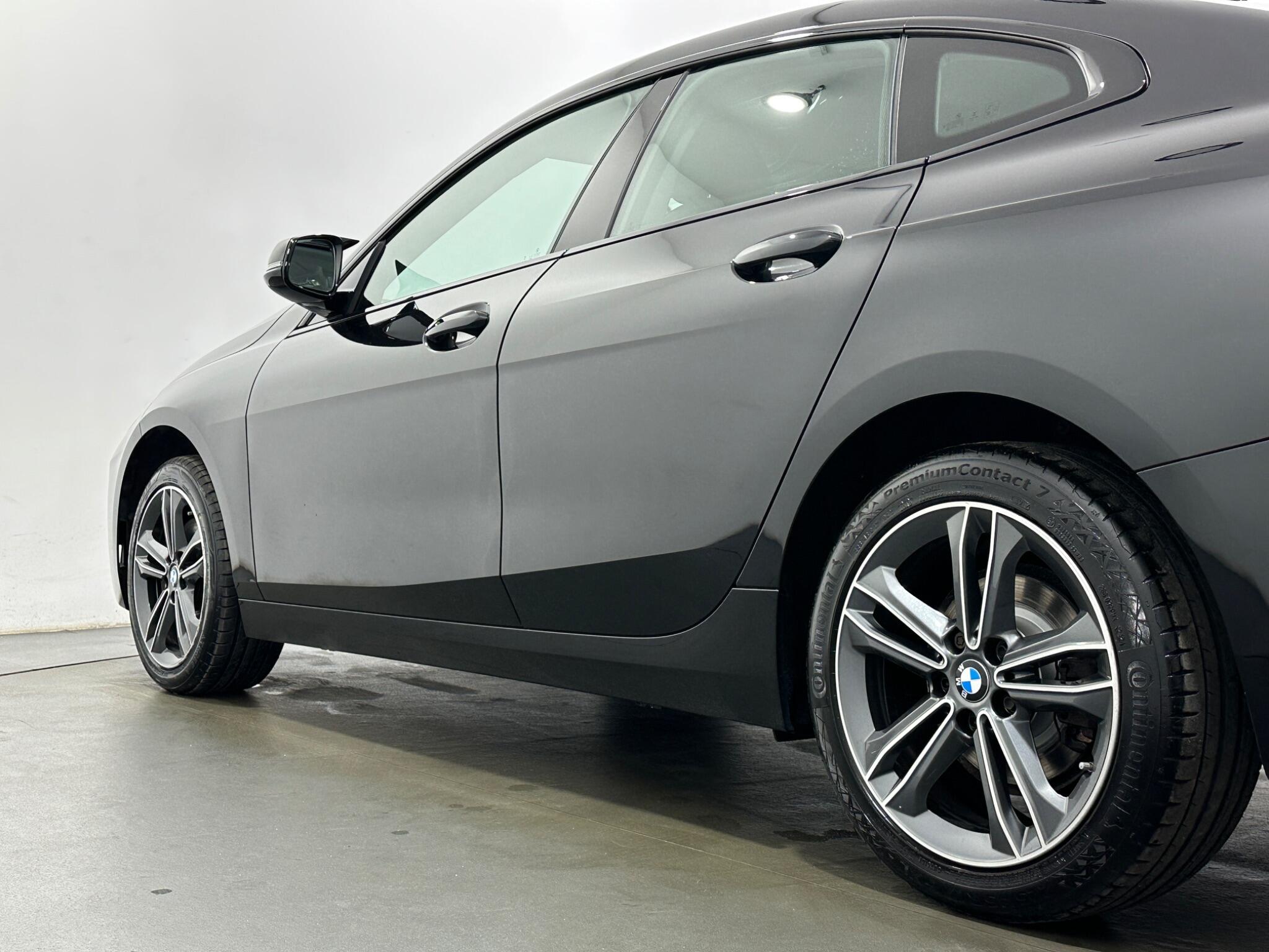 BMW 2 Series view 50