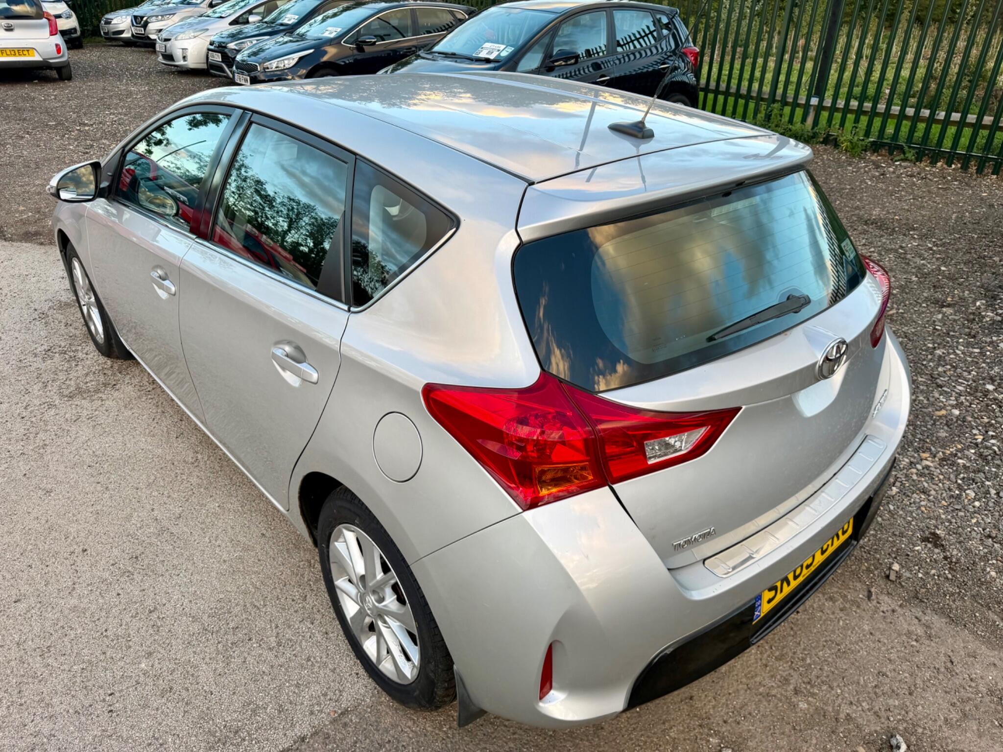 Toyota Auris view 12